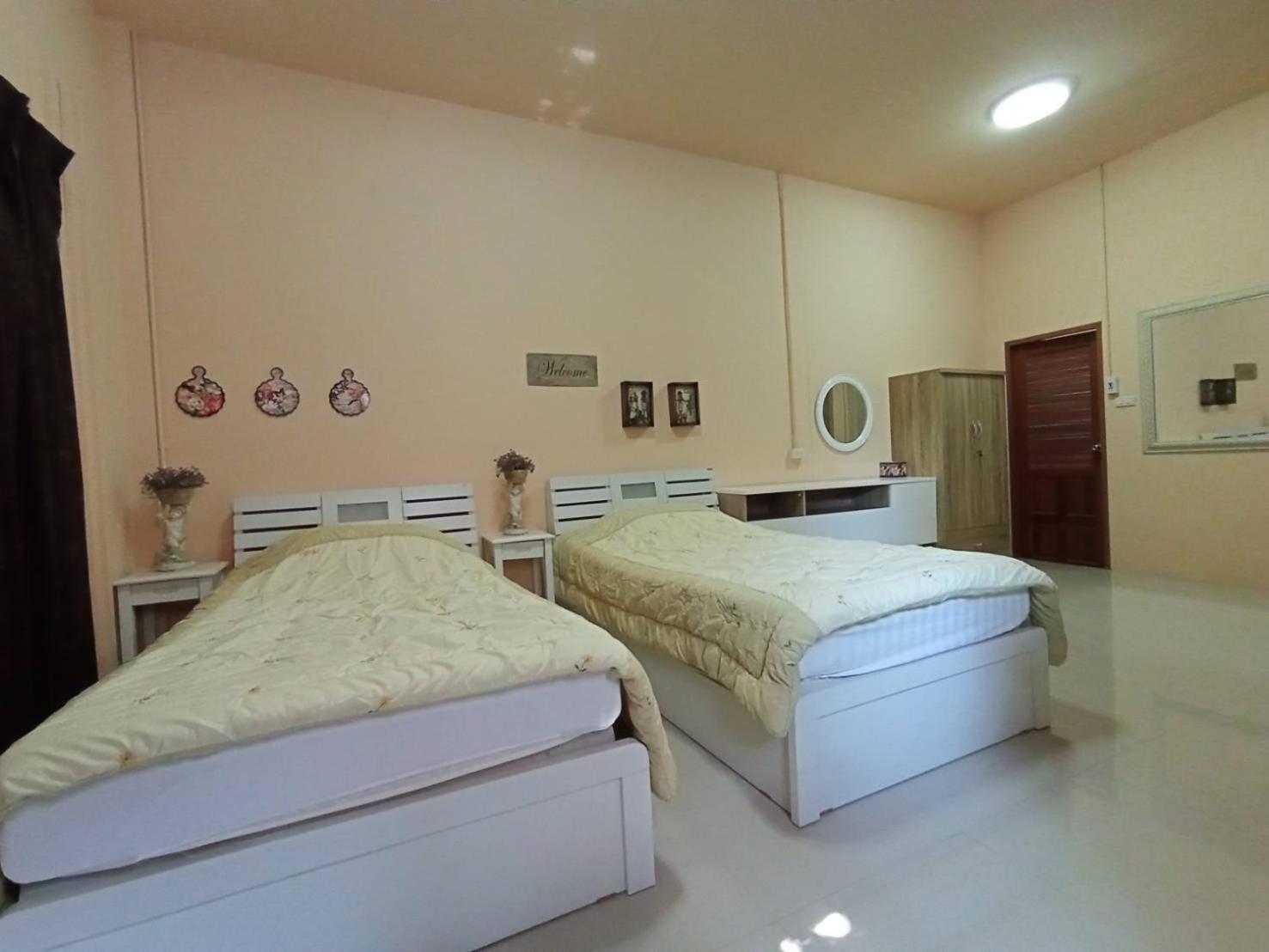 Twin Room - Photo 13