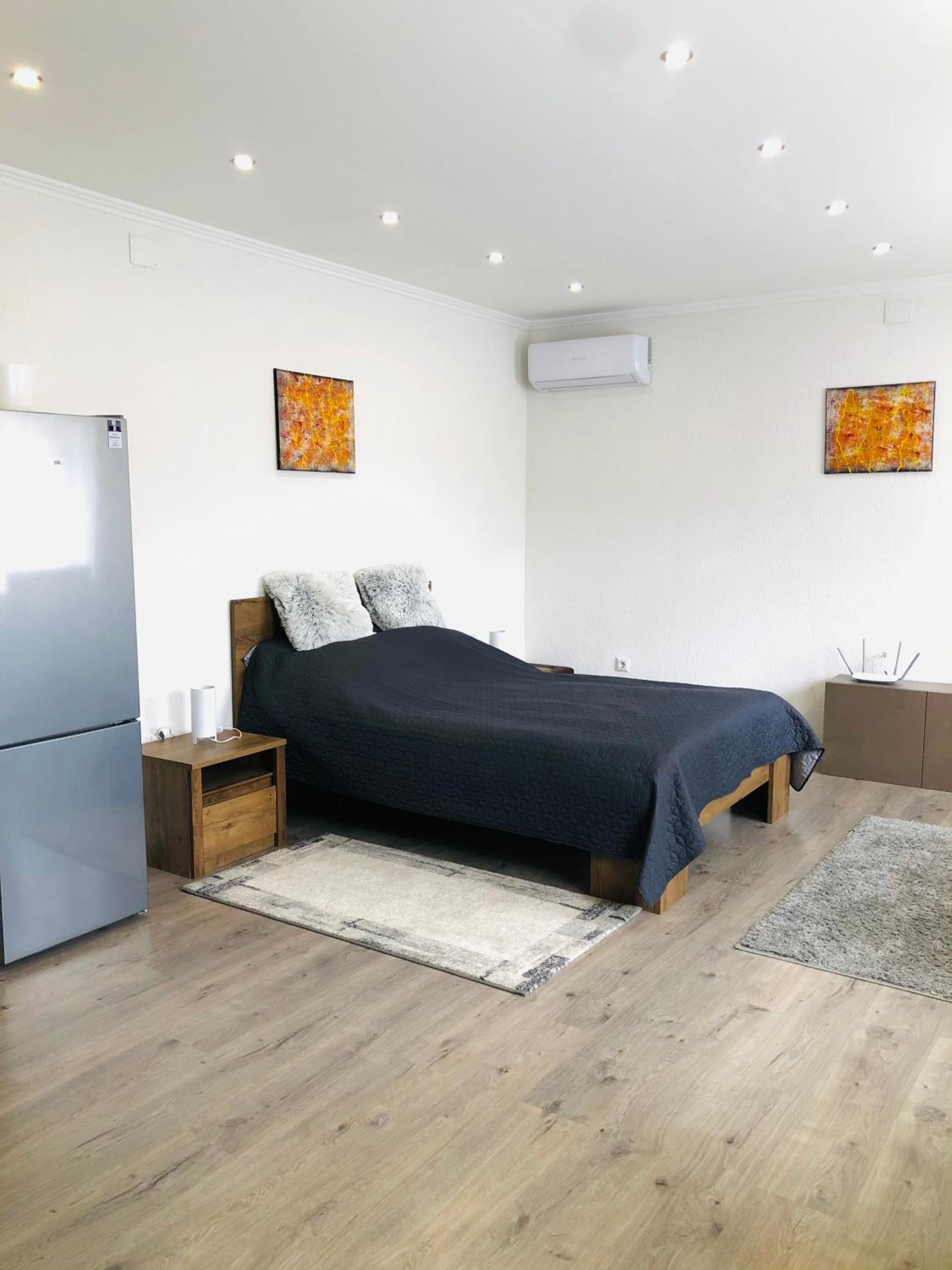 One-Bedroom Apartment - Photo 3
