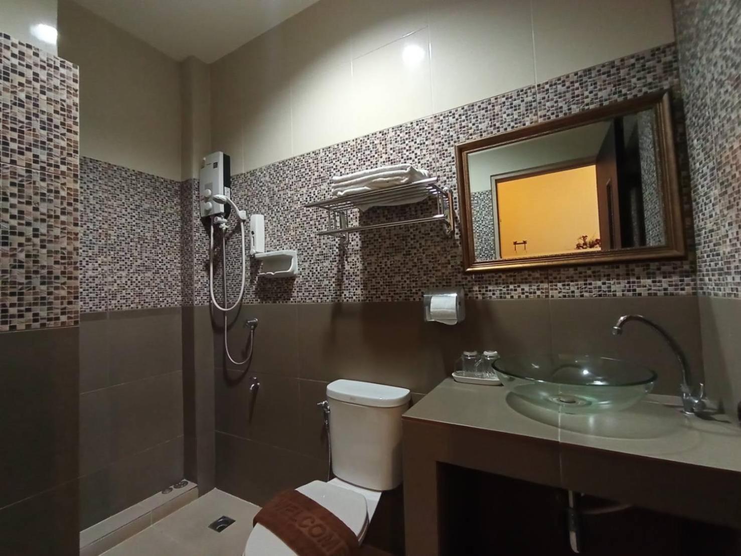 Twin Room - Photo 6