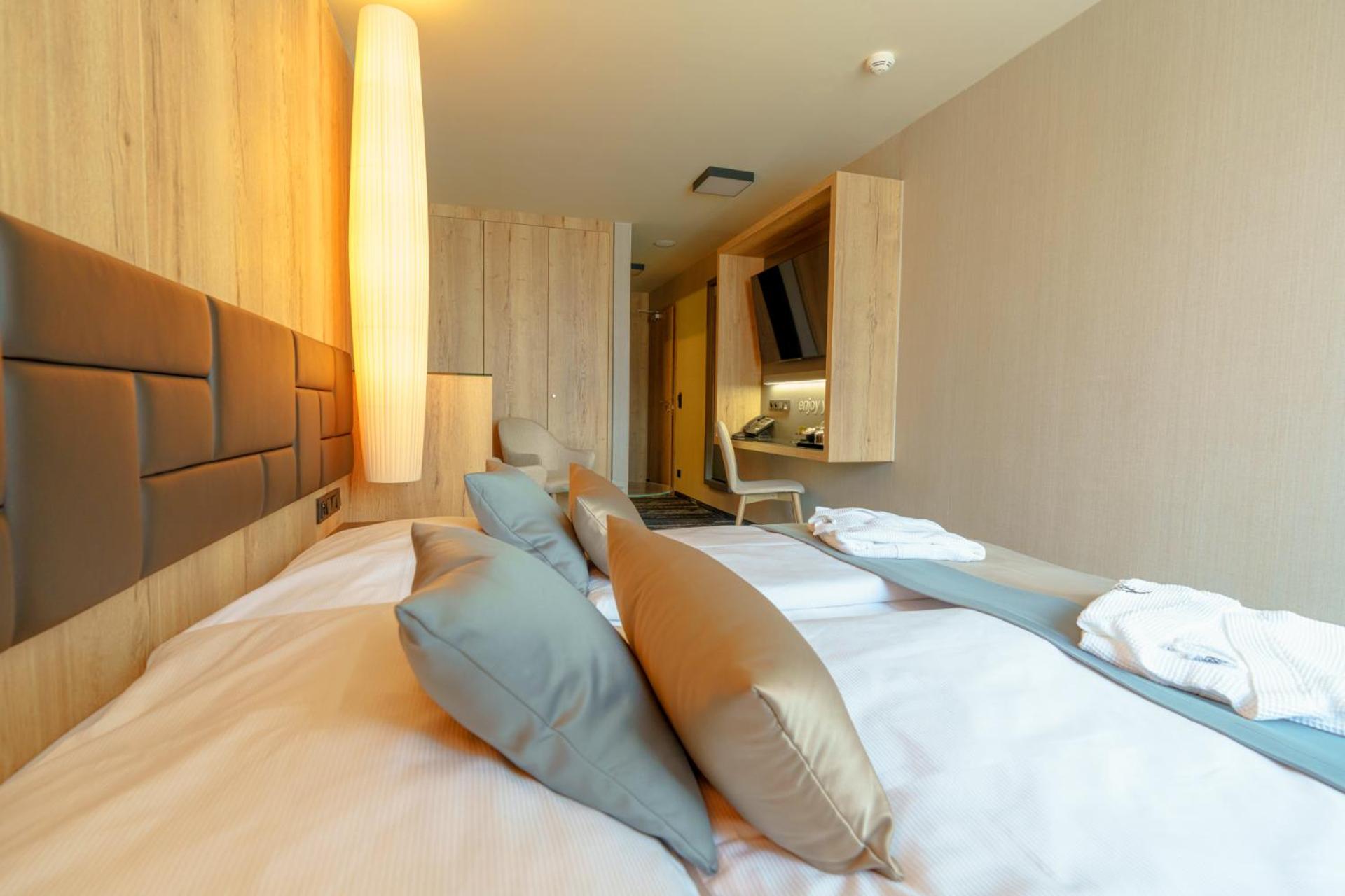 Standard Double Room - Photo 2