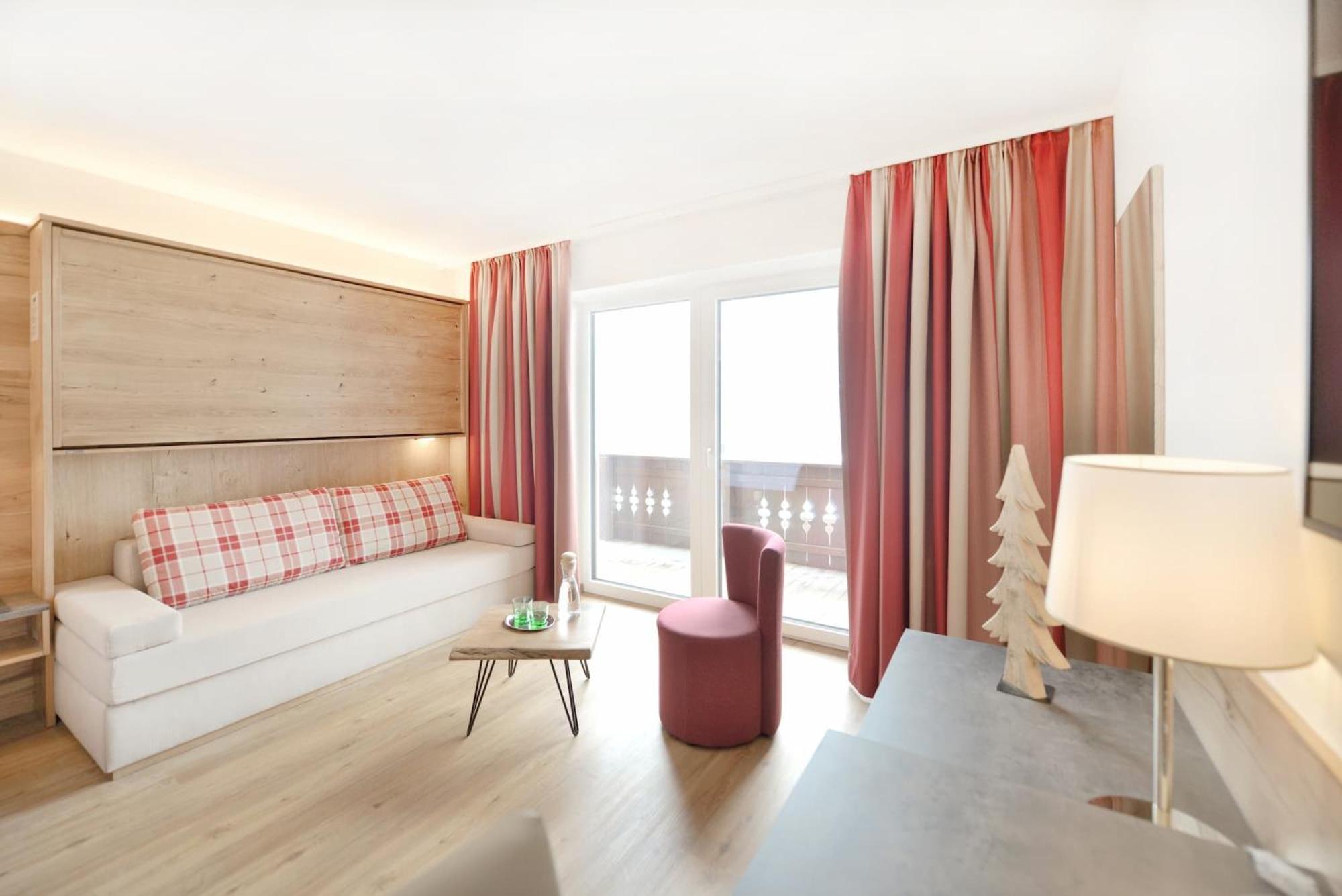Junior Suite with Balcony photo 3