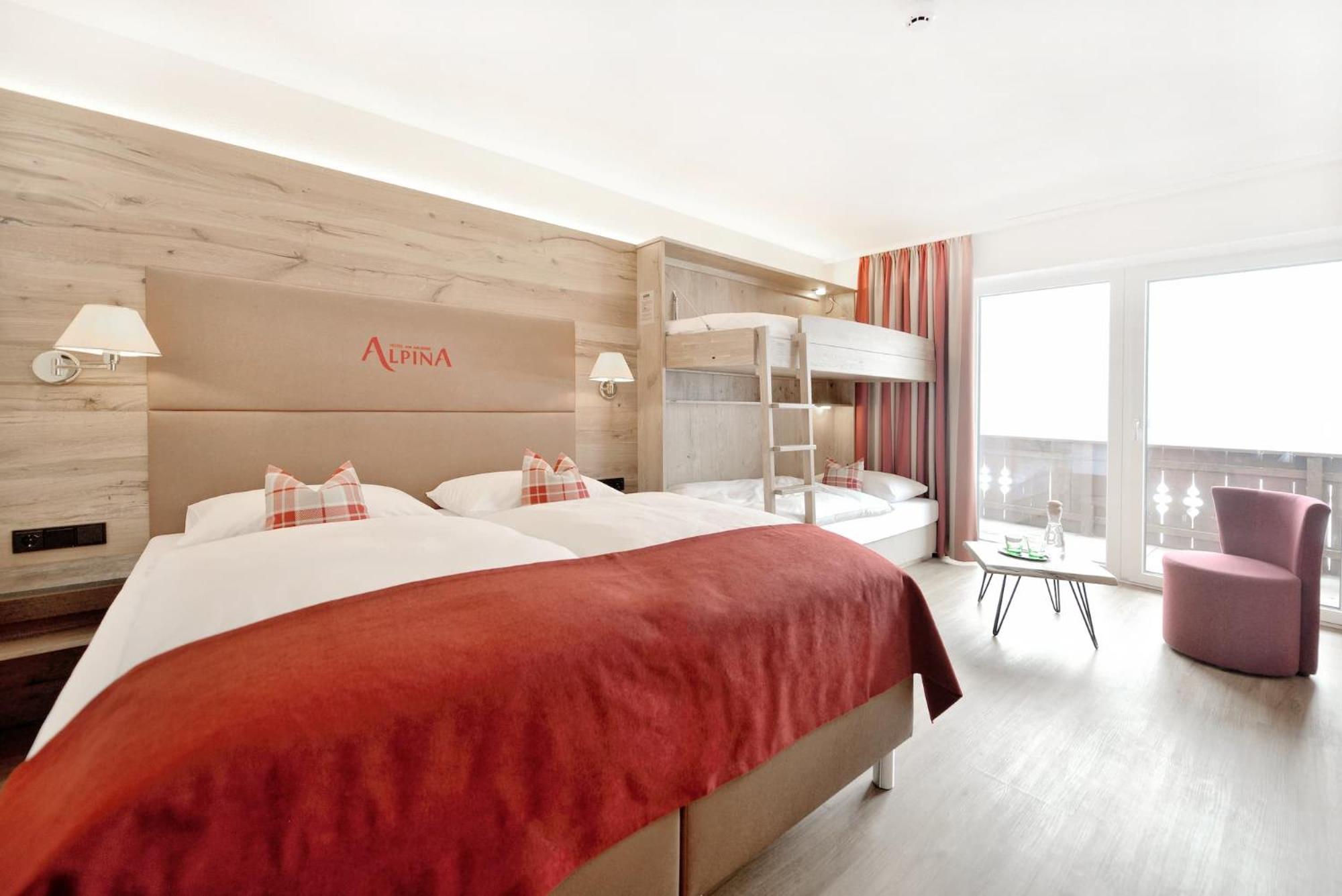 Junior Suite with Balcony photo 2