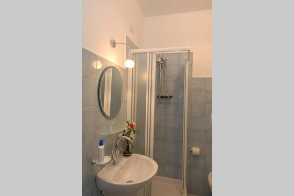 Three-Bedroom House photo 3