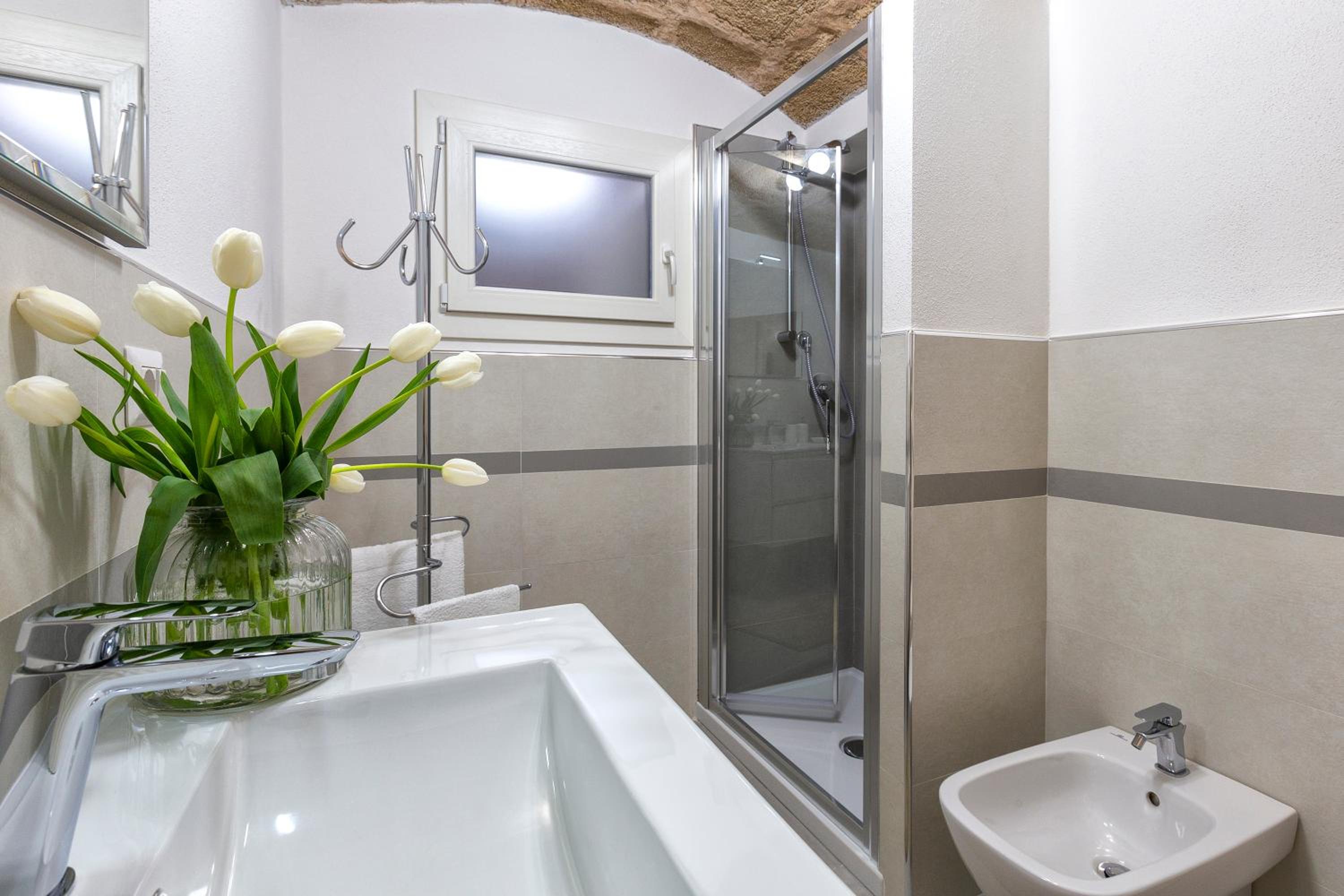 Triple Room with Private Bathroom - Photo 5