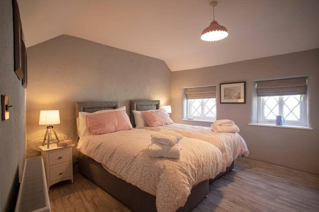 Two-Bedroom House photo 3