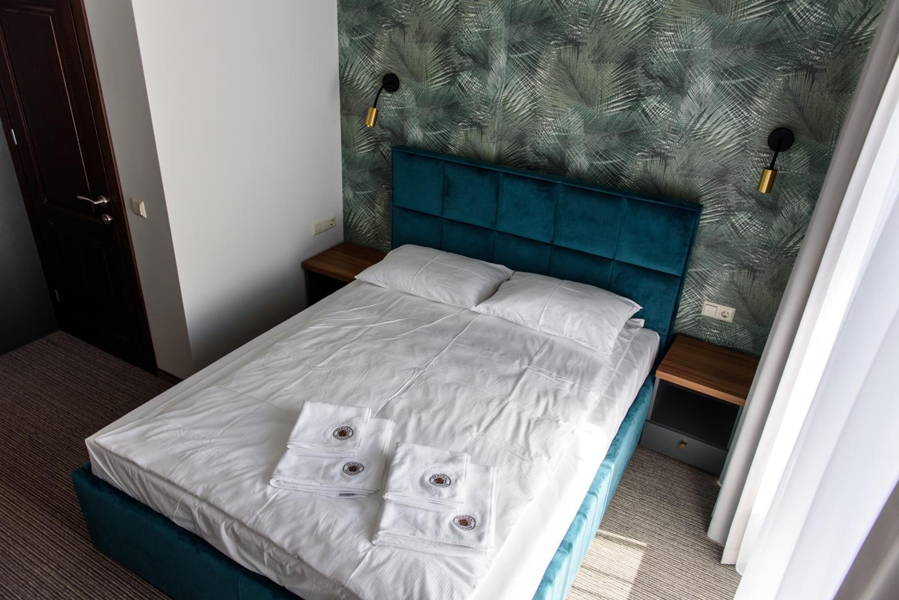 Double Room with Balcony - Photo 1