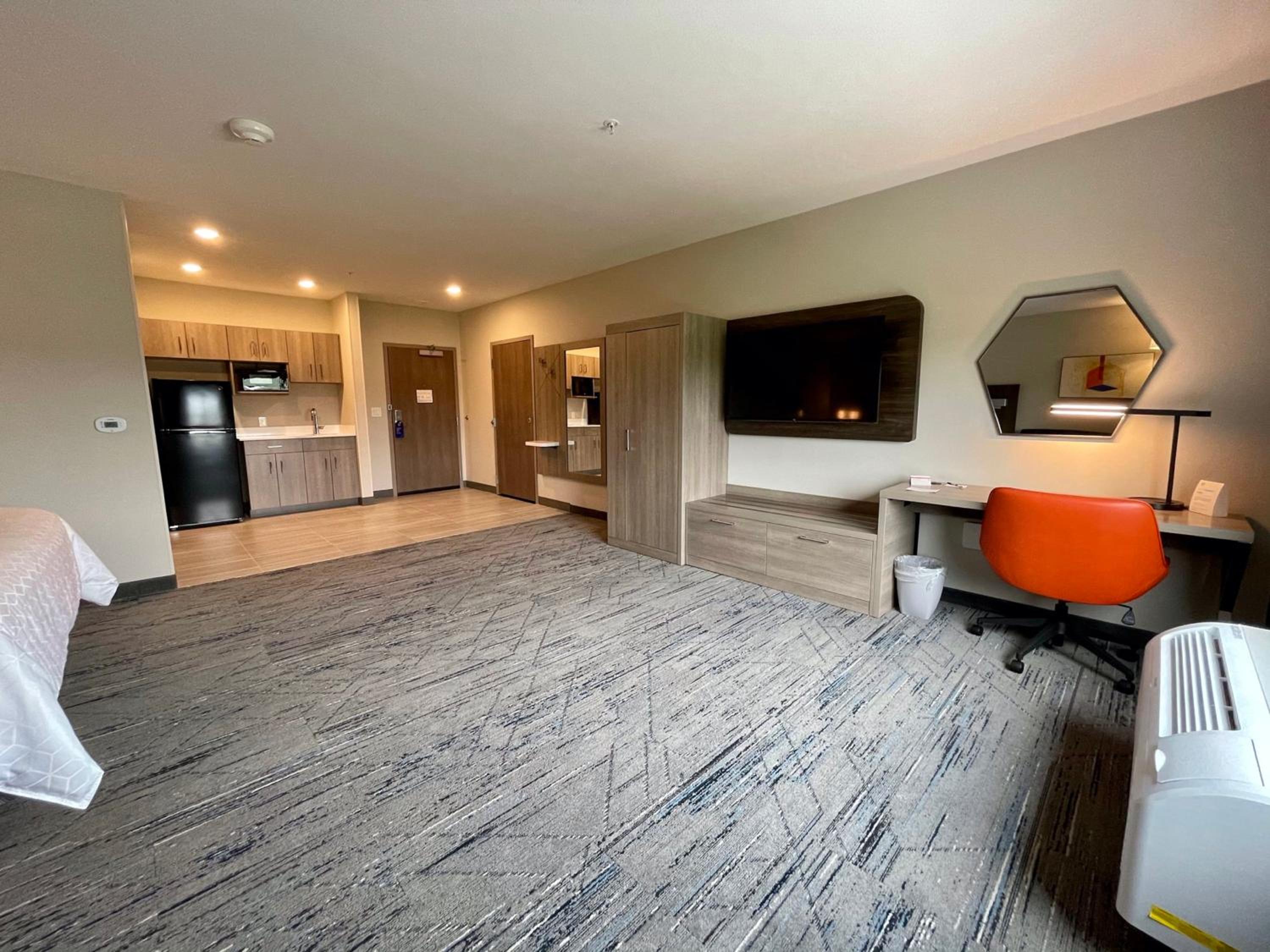 King Suite with Walk-In Shower - Photo 1
