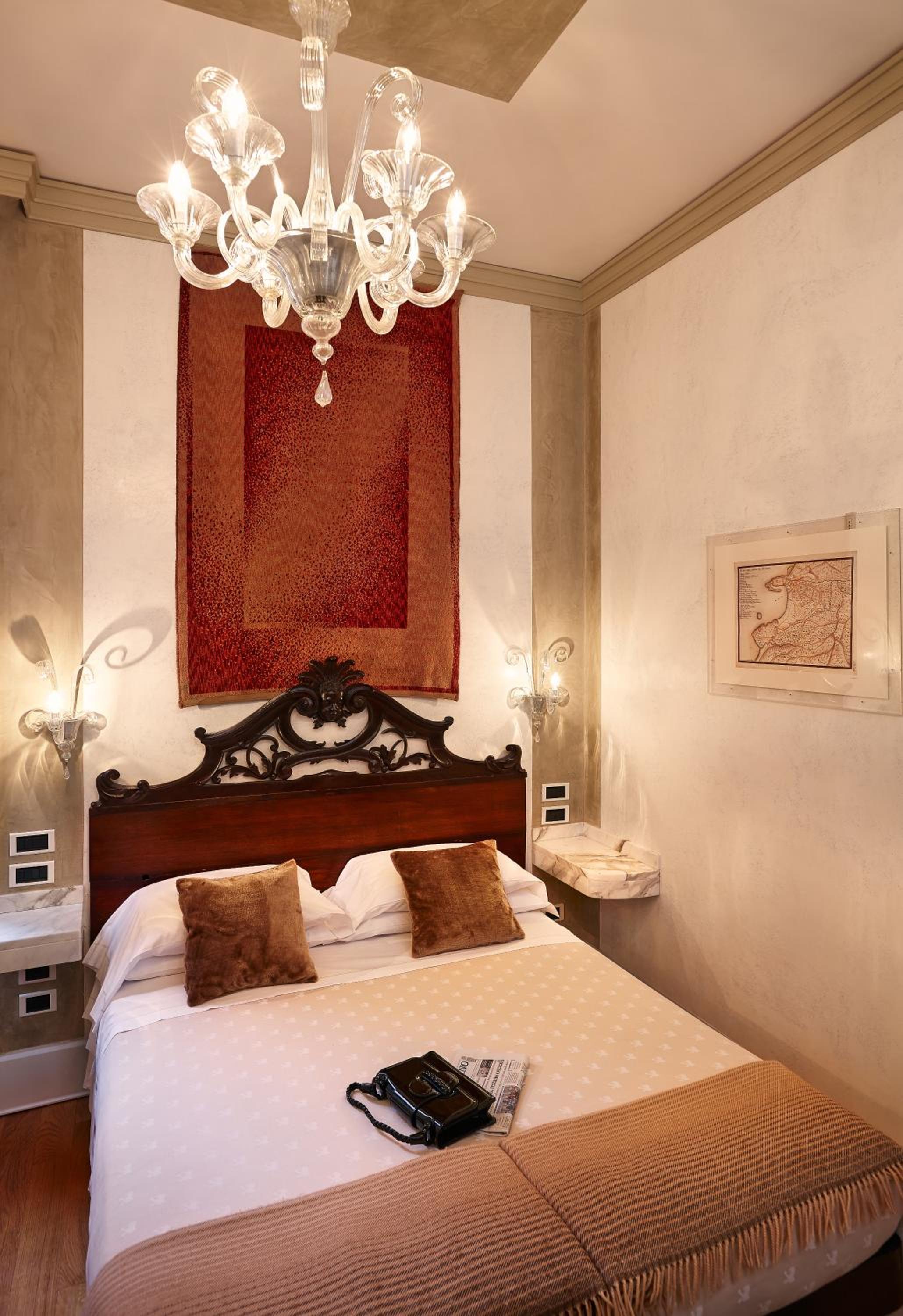 Classic Double or Twin Room - Photo 6