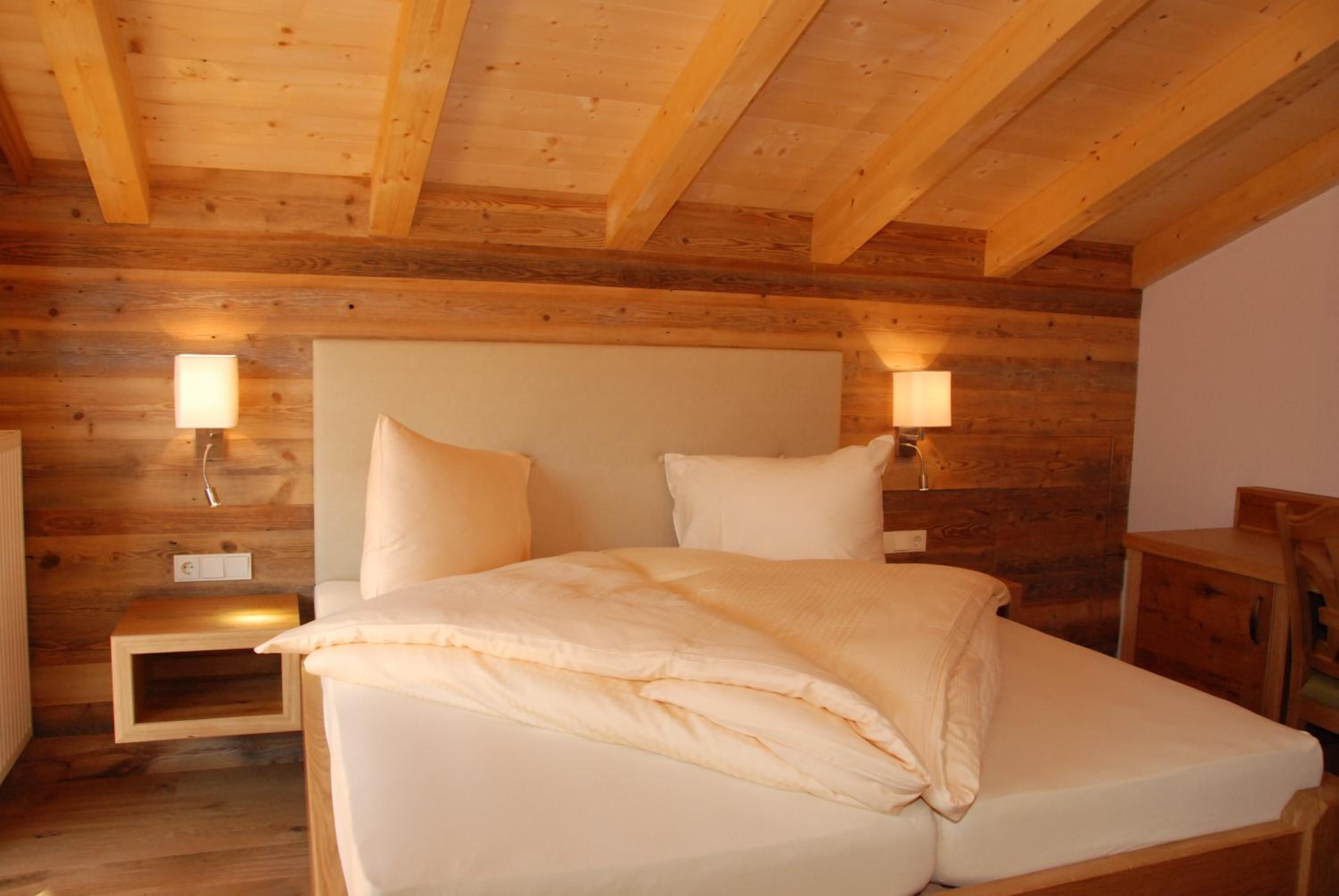 Double Room with Balcony - Photo 2