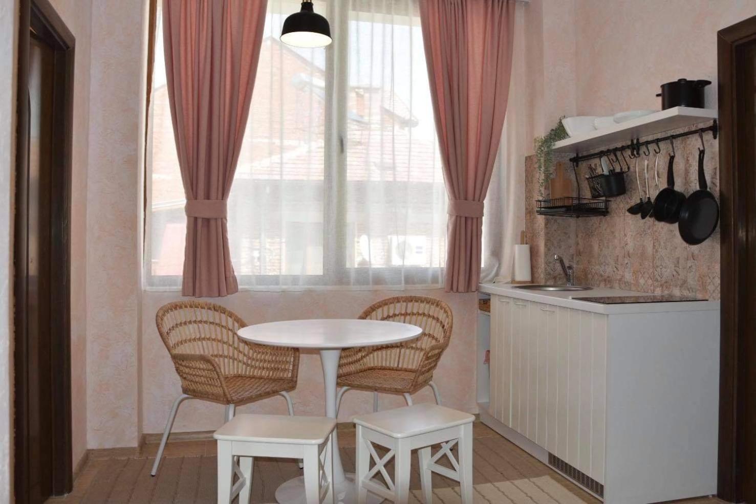 Apartment photo 2