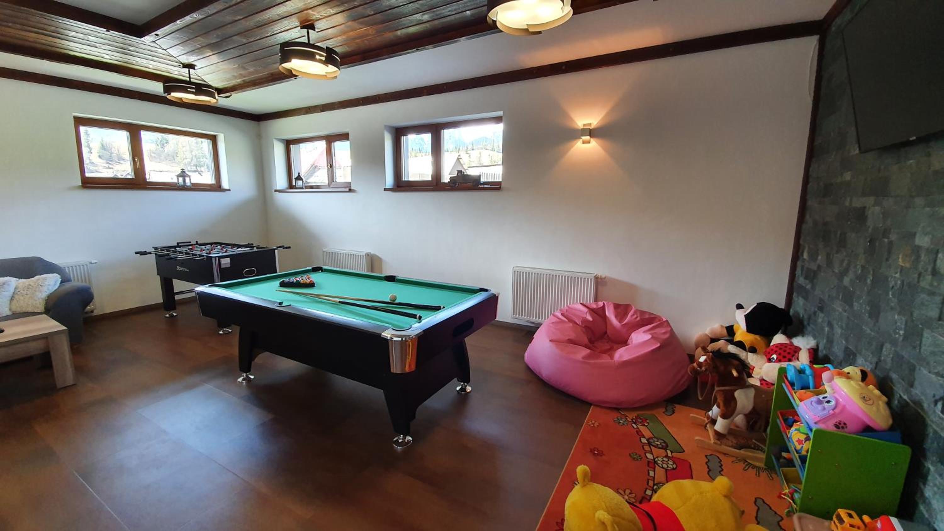 Three-Bedroom Maisonette Apartment - Photo 3