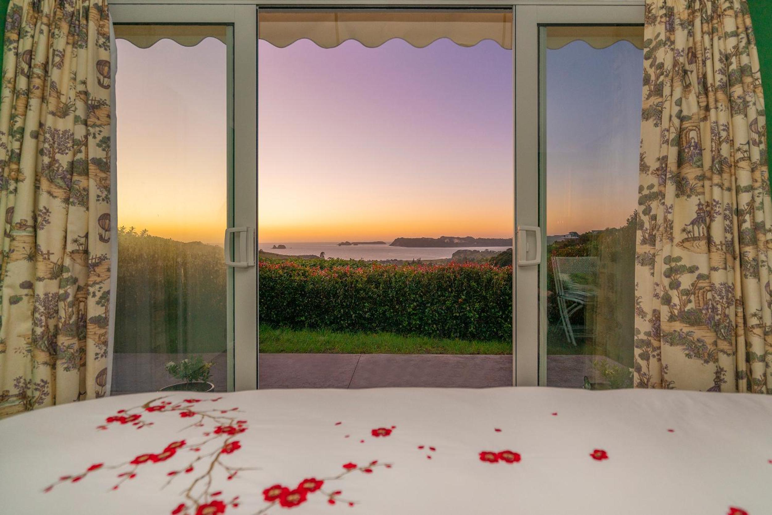 King Suite with Ocean View photo 2