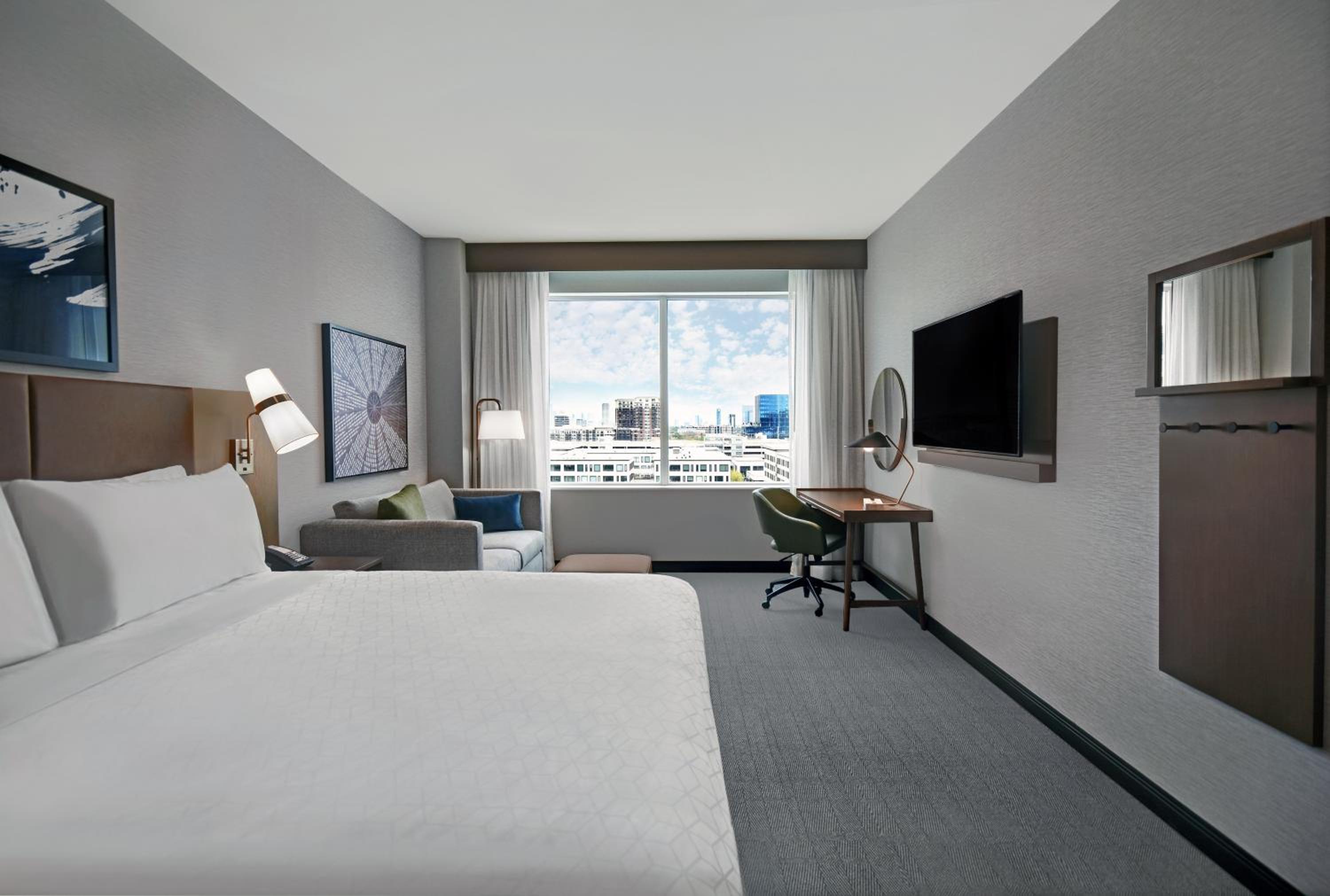 King Studio Suite - Photo 3