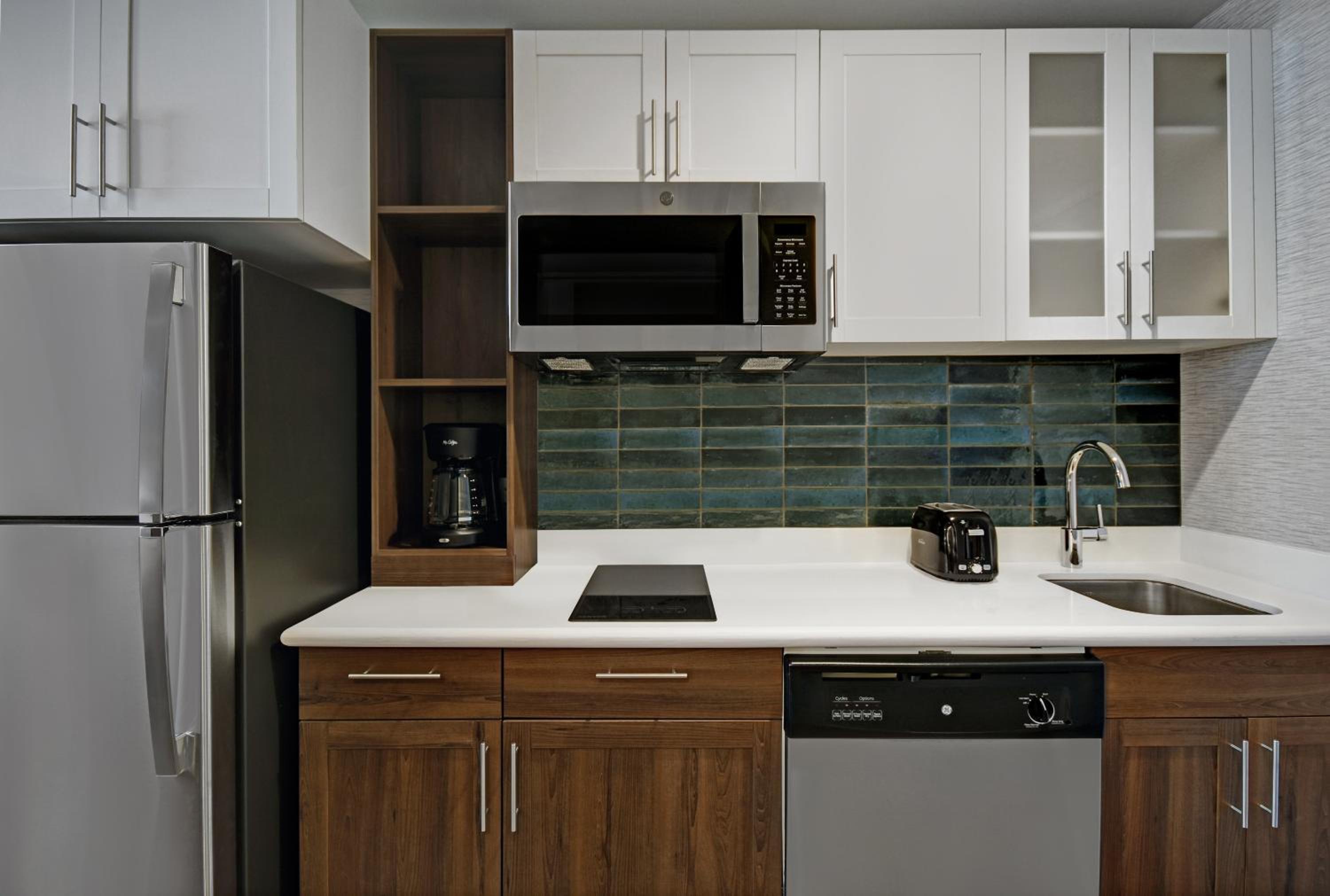 King Studio Suite - Photo 2