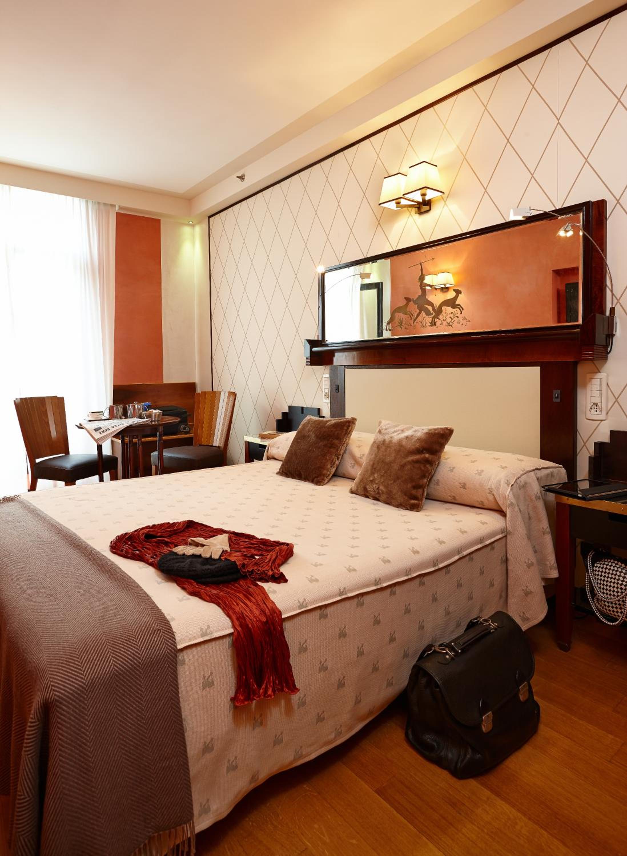 Classic Double or Twin Room - Photo 5
