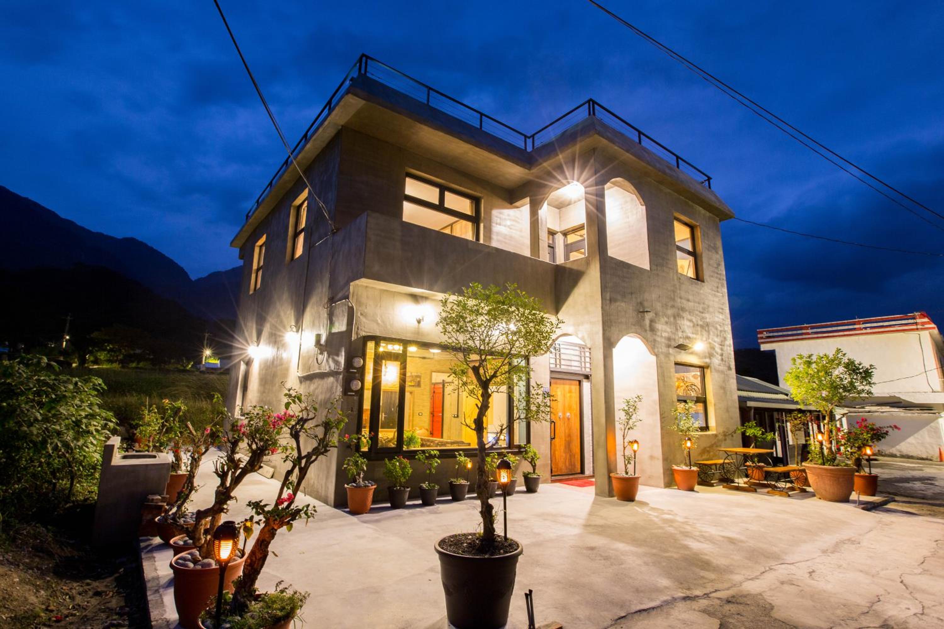 Three-Bedroom House photo 1