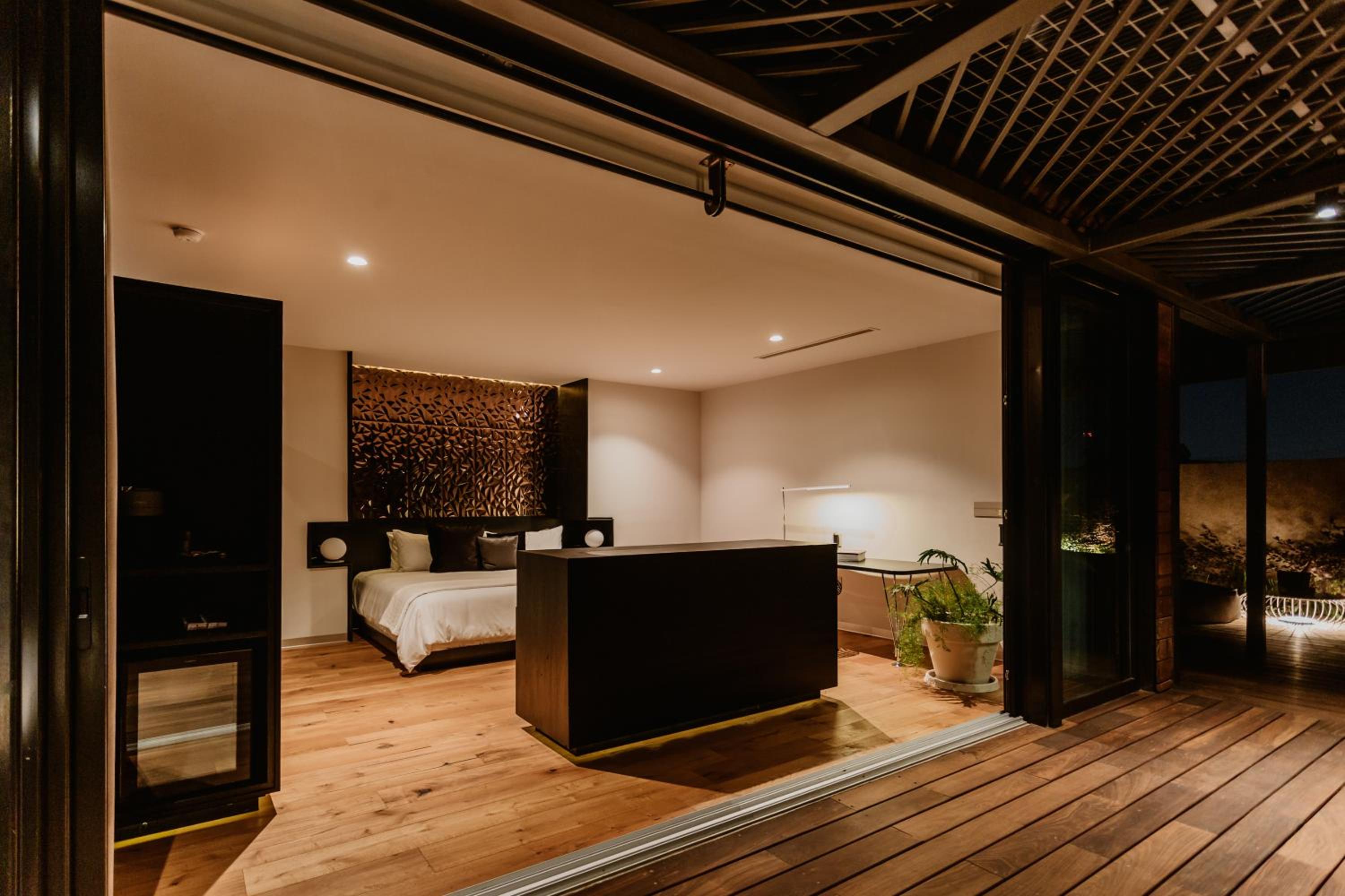 Loft - Photo 1
