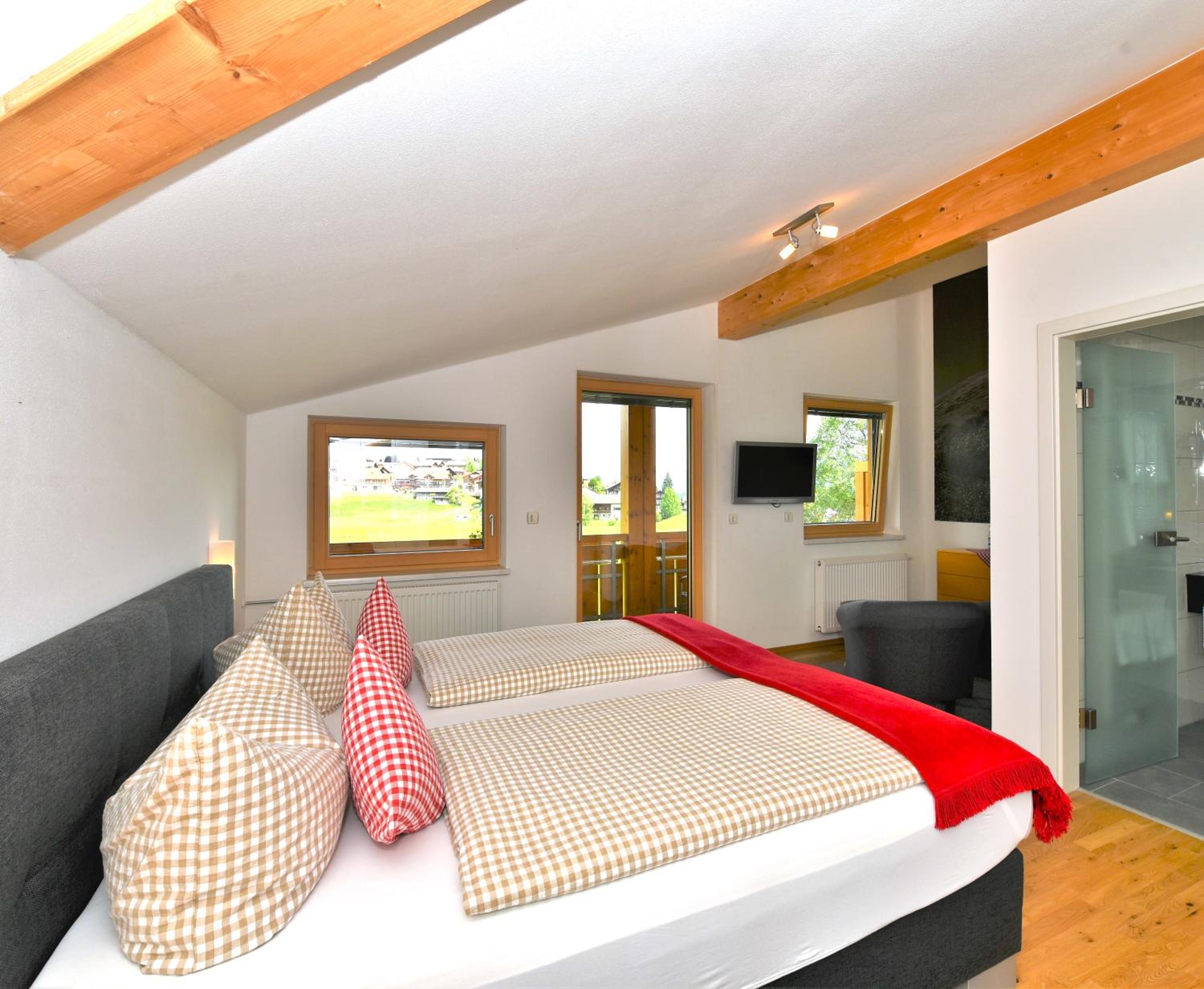 Large Double Room photo 3