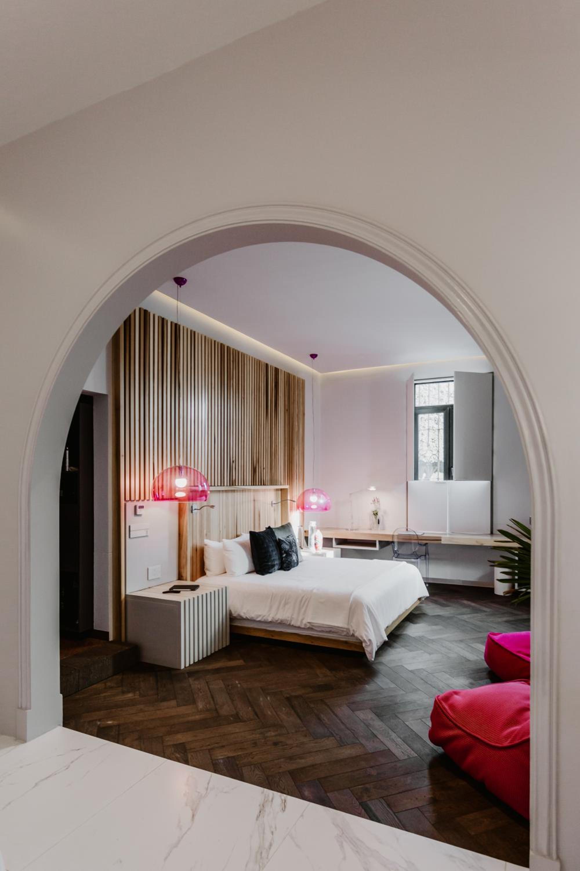 Suite - Photo 8