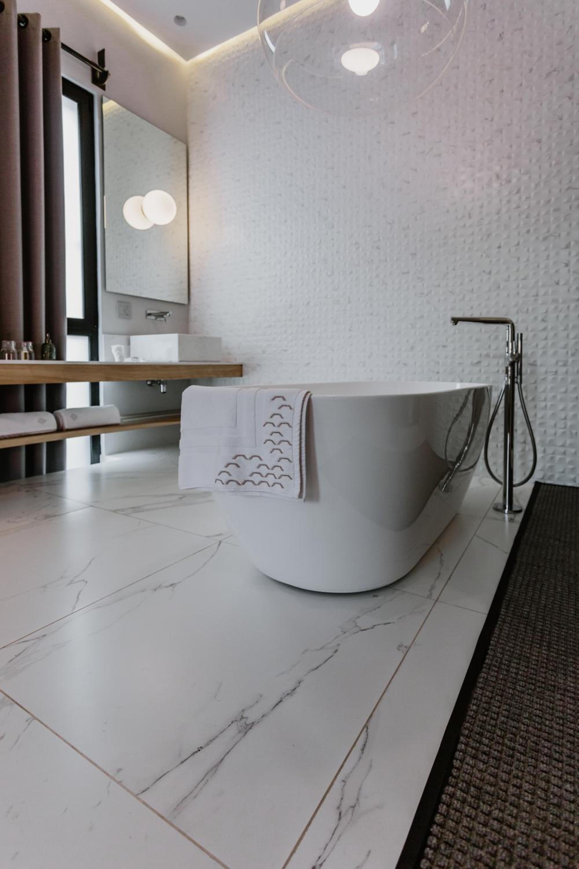 Suite - Photo 6