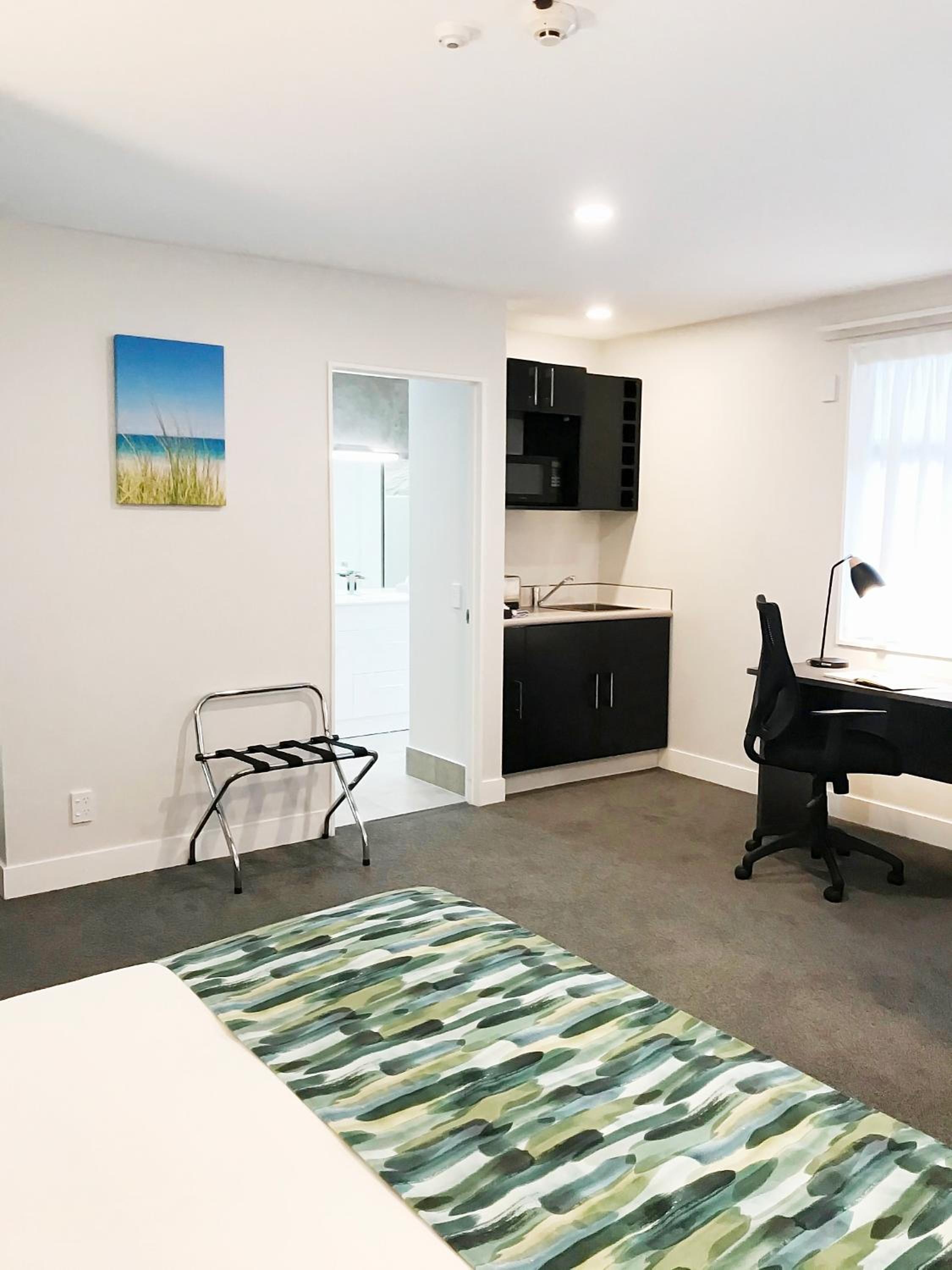 Deluxe Room - Photo 5