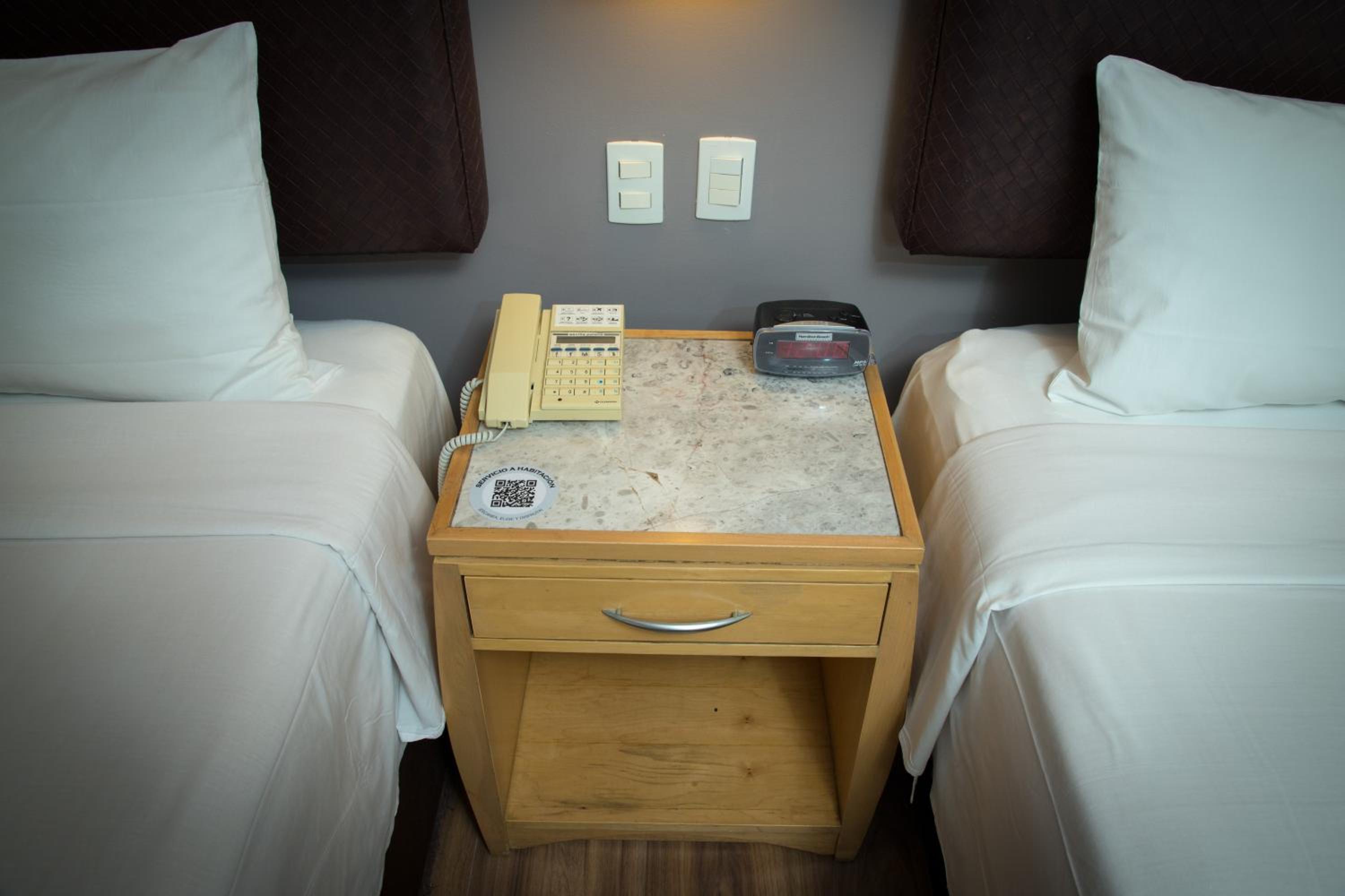 Standard Double Room with Two Double Beds - Photo 5