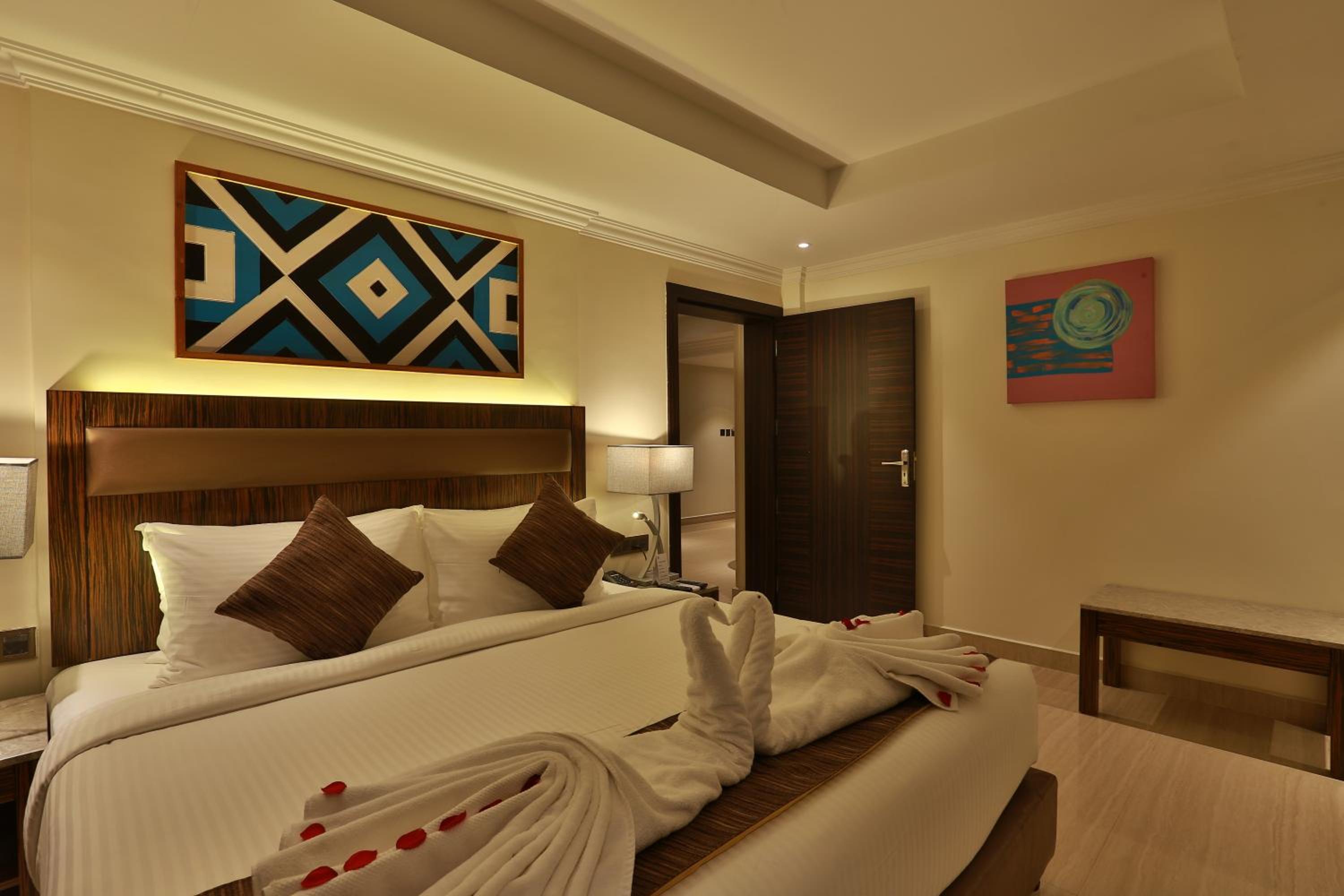 Deluxe Double or Twin Room - Photo 6