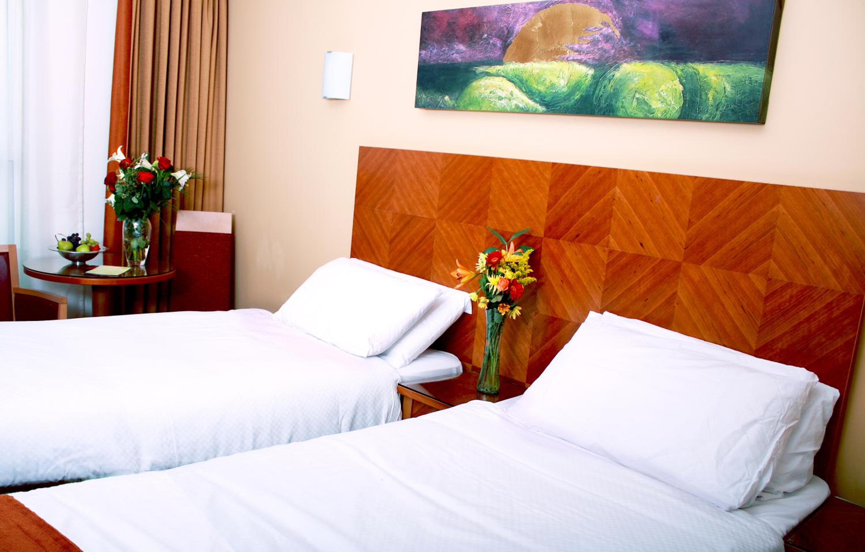 Twin Room - Photo 5