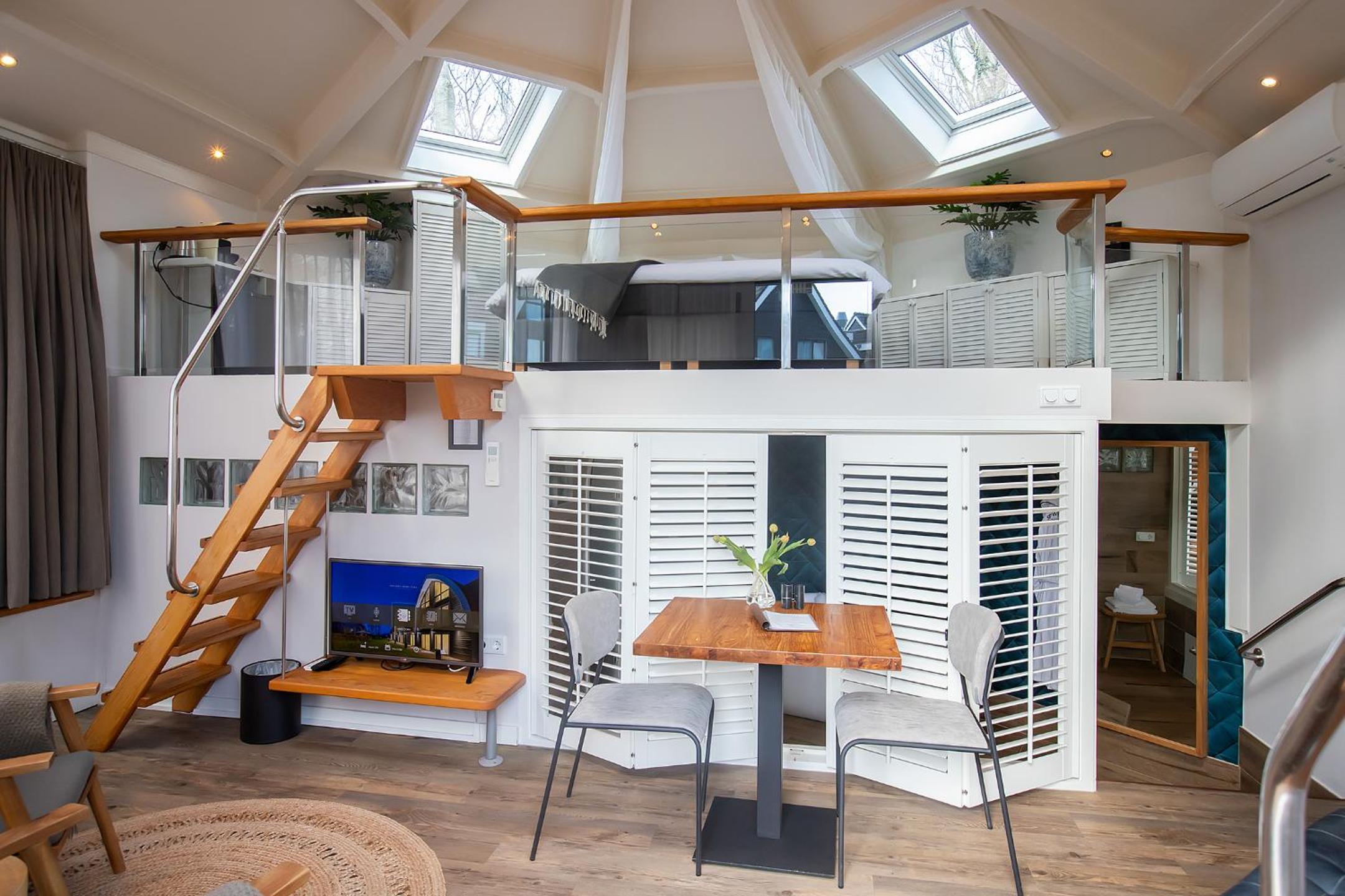 Superior Garden Suite - Photo 1