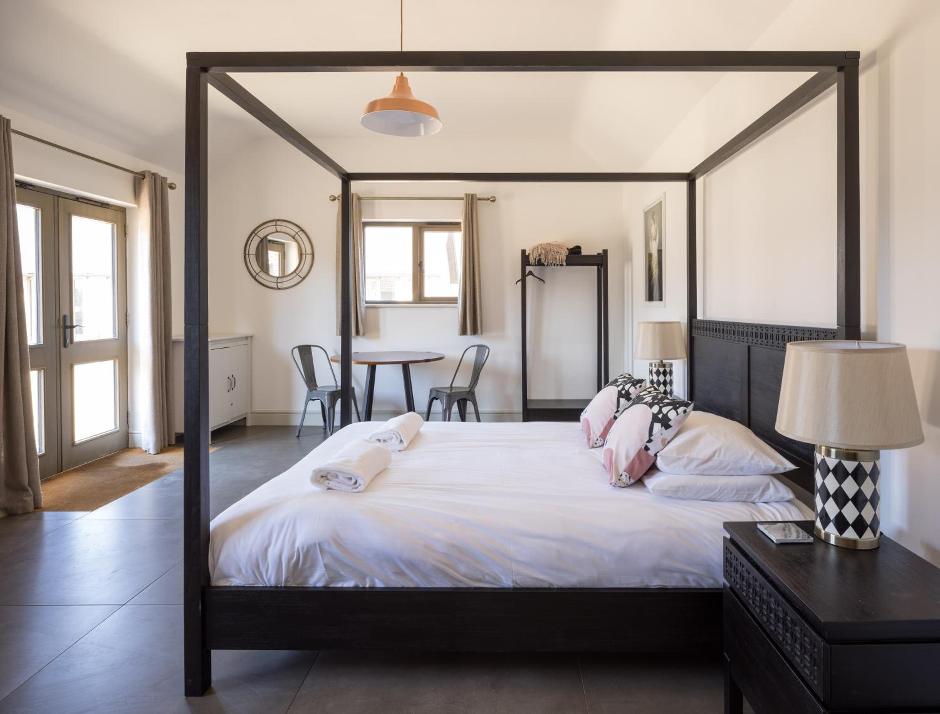Studio Apartment - Photo 9