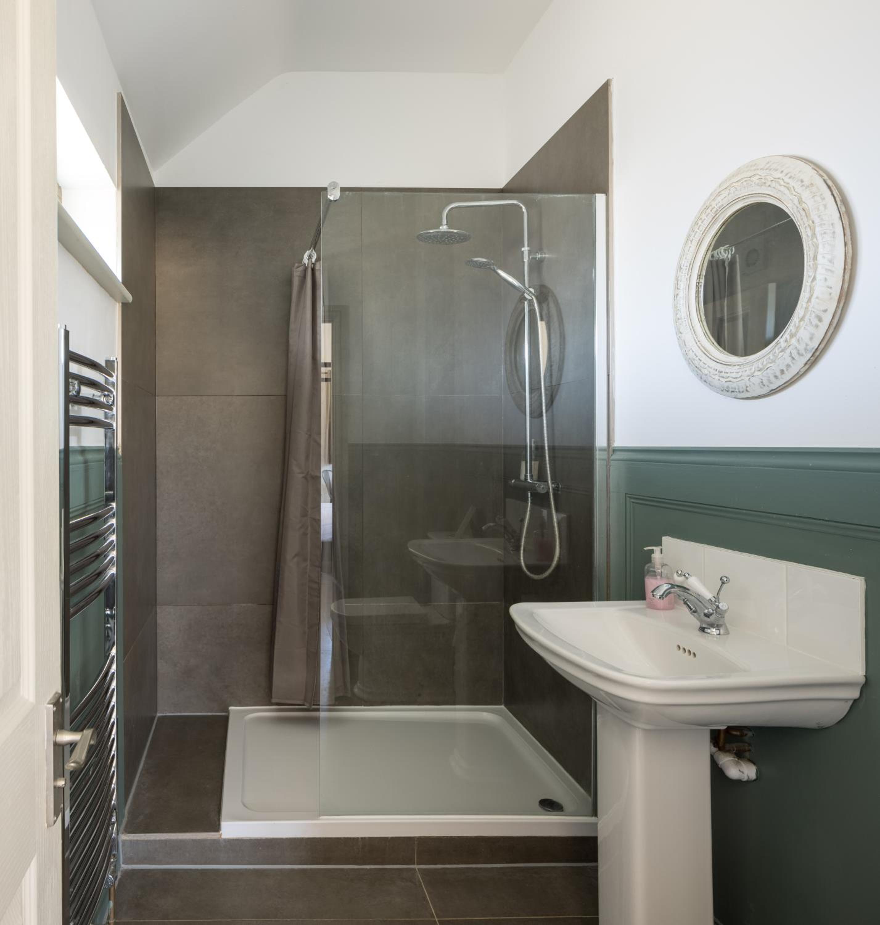 Studio Apartment - Photo 6