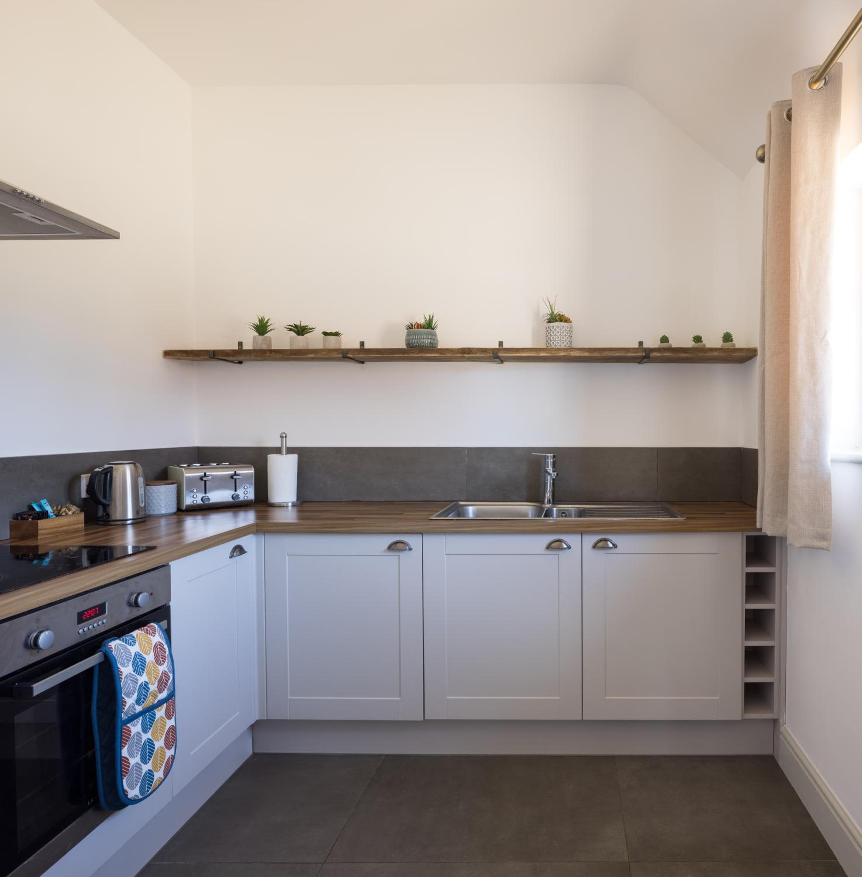 Studio Apartment - Photo 14