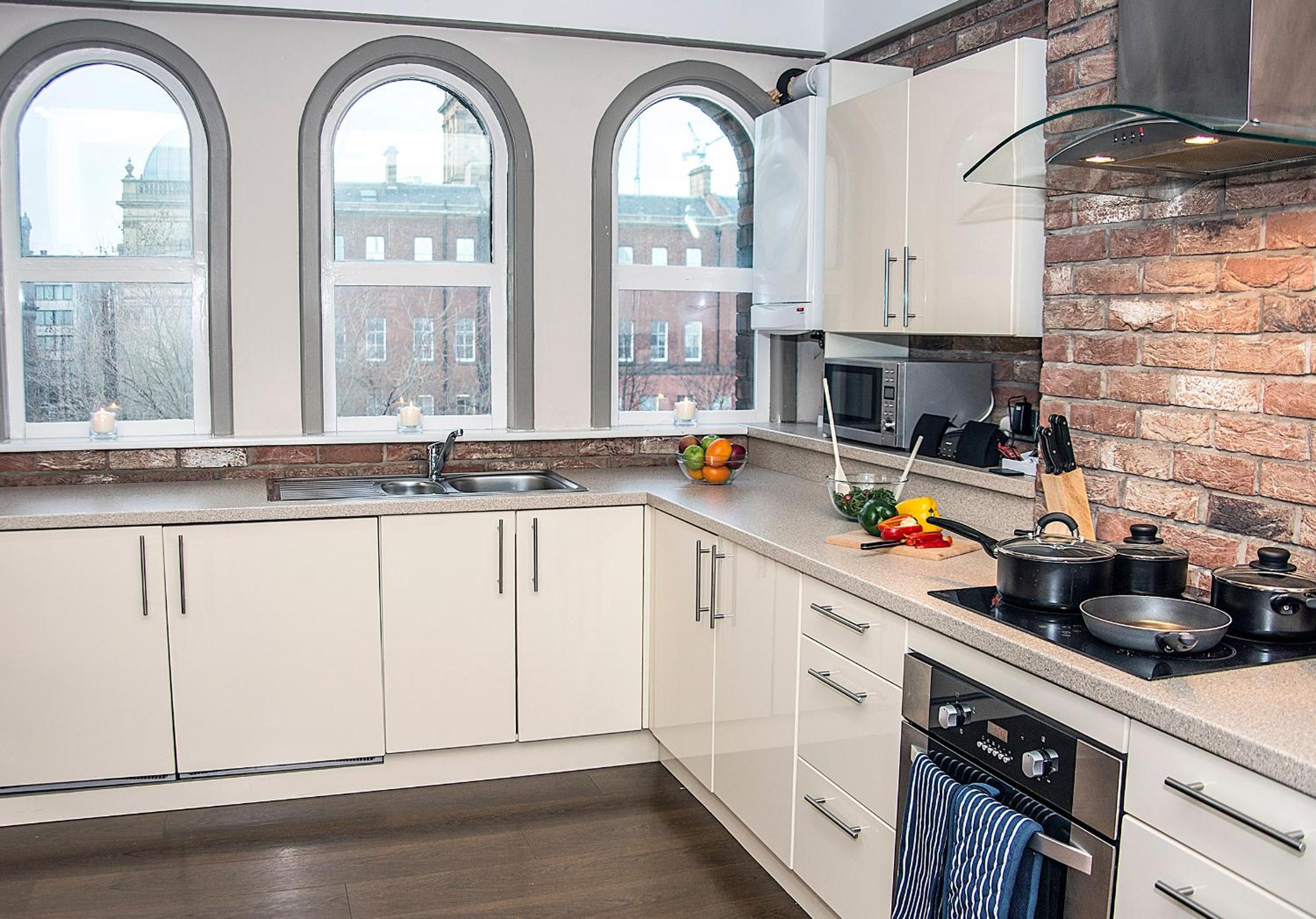 Three-Bedroom Apartment - Photo 7