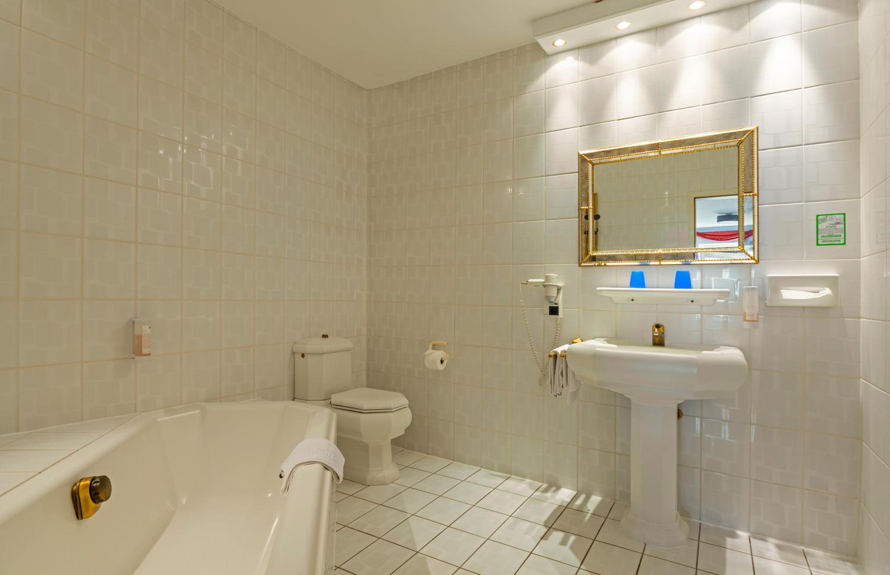 Family Room with Bath - Photo 3