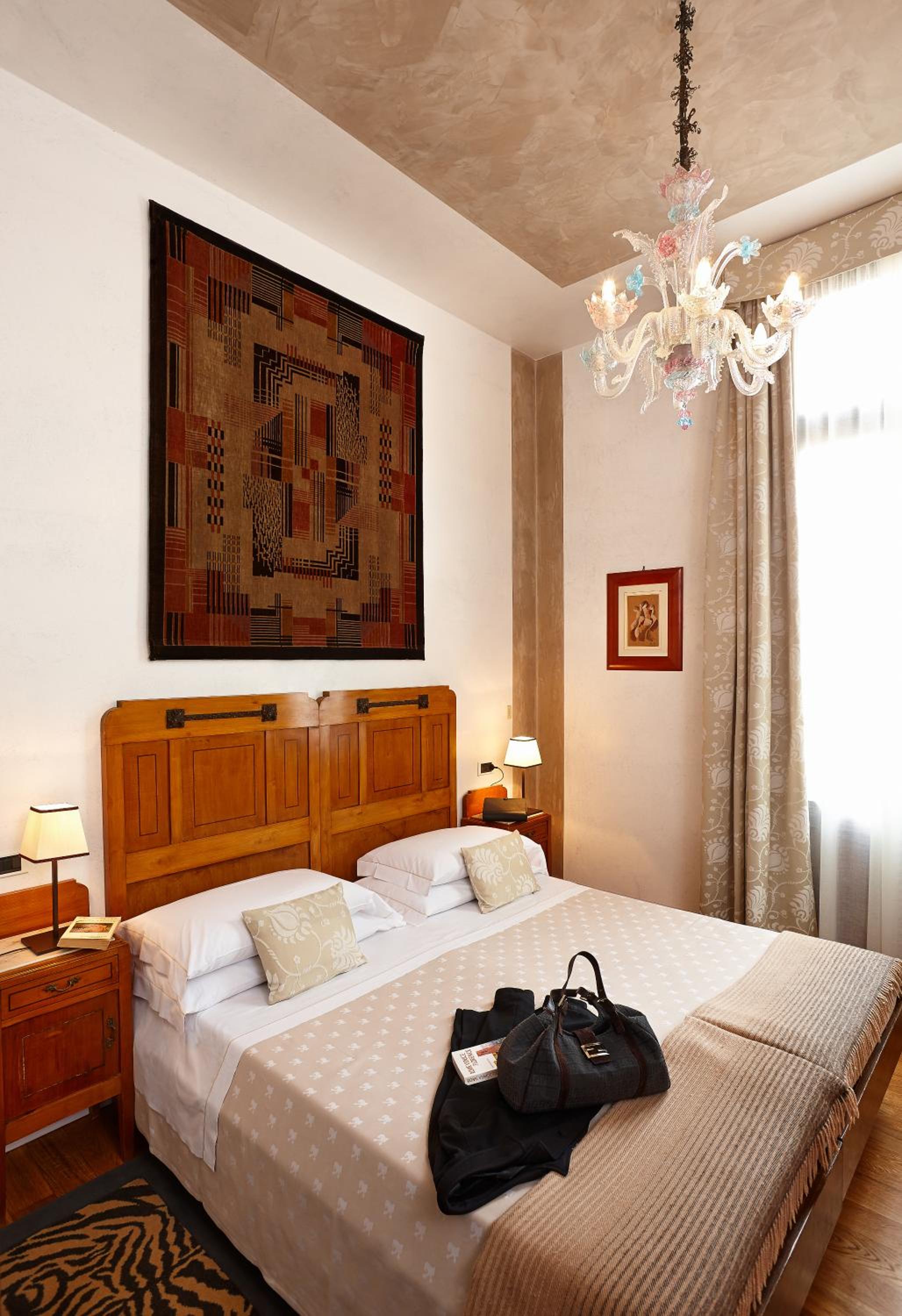 Small Double Room - Photo 1
