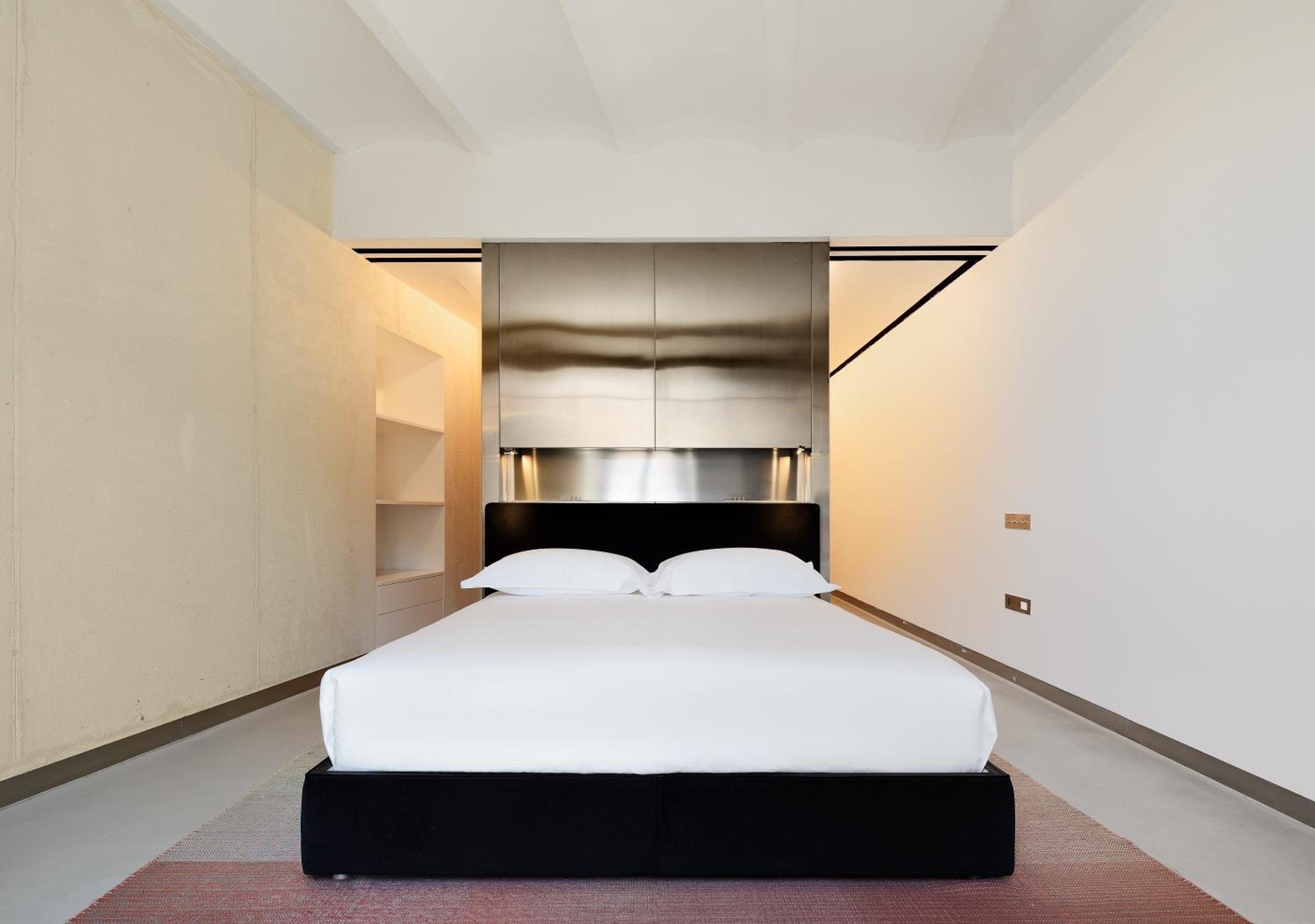 Superior Apartment thumbnail 6