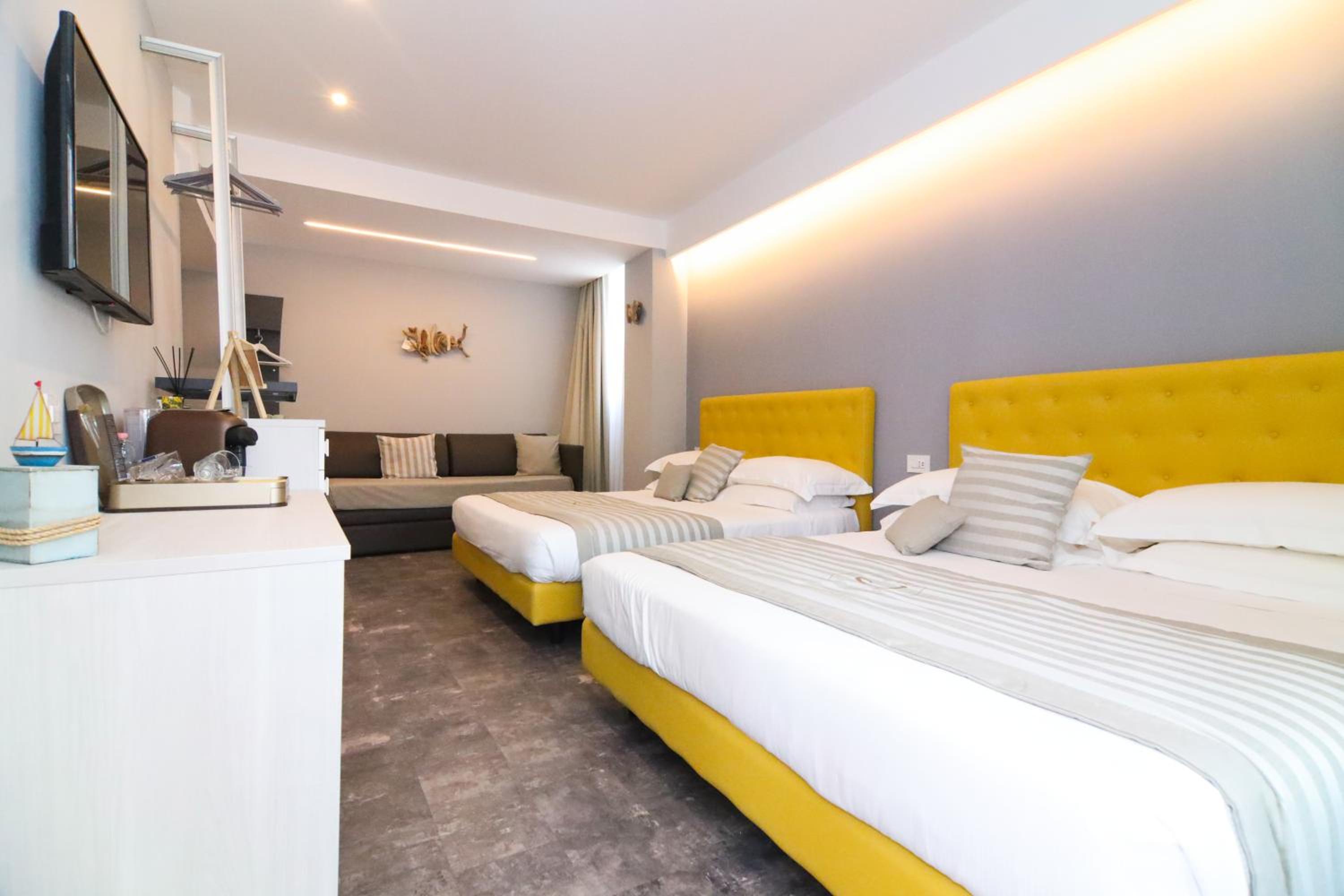 Deluxe Apartment 2