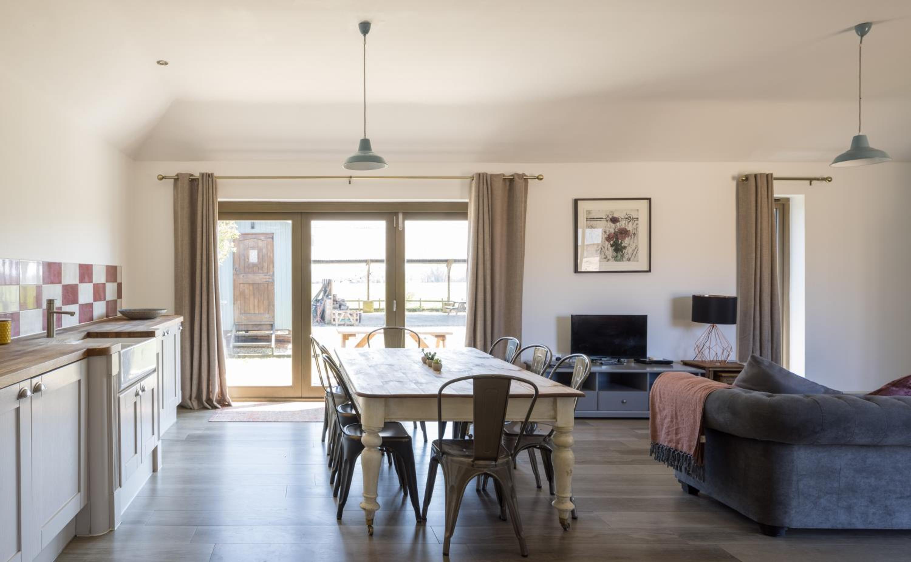 Two-Bedroom Apartment - Photo 13