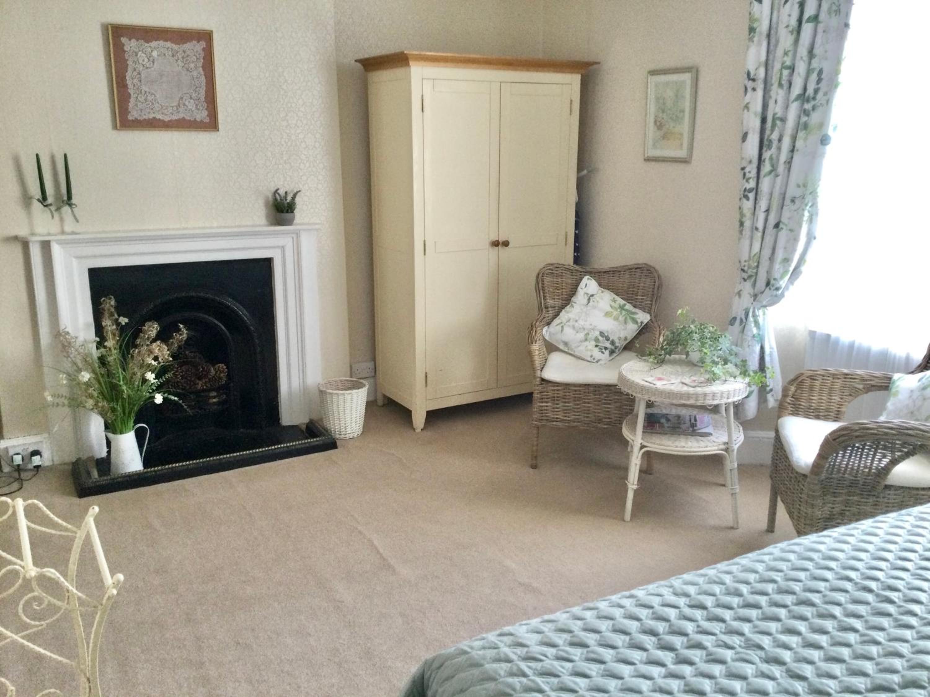 Large Double or Twin Room photo 3