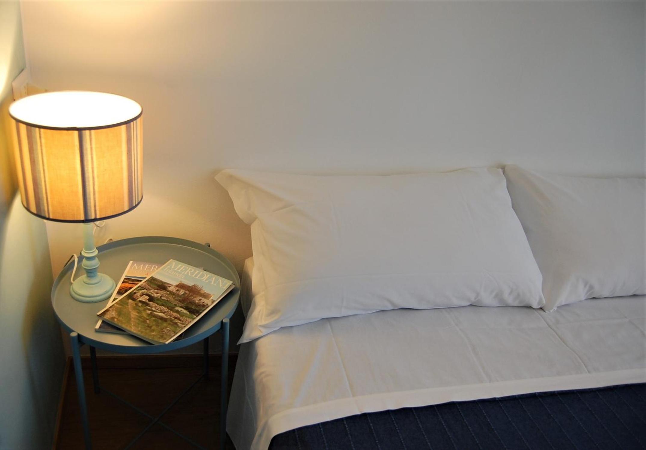 Double Room with Private External Bathroom - Photo 1
