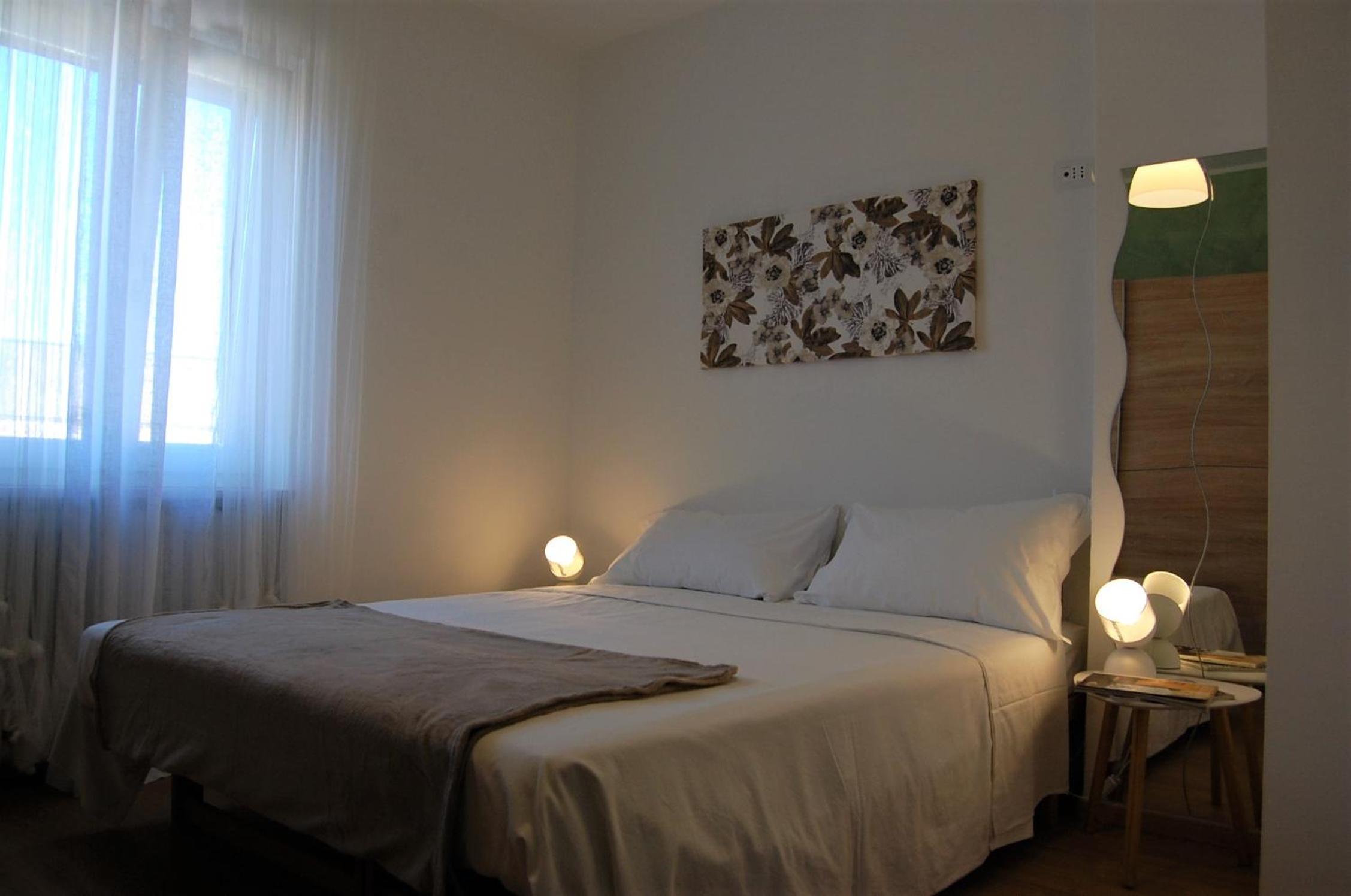 Double Room with Private Bathroom - Photo 5