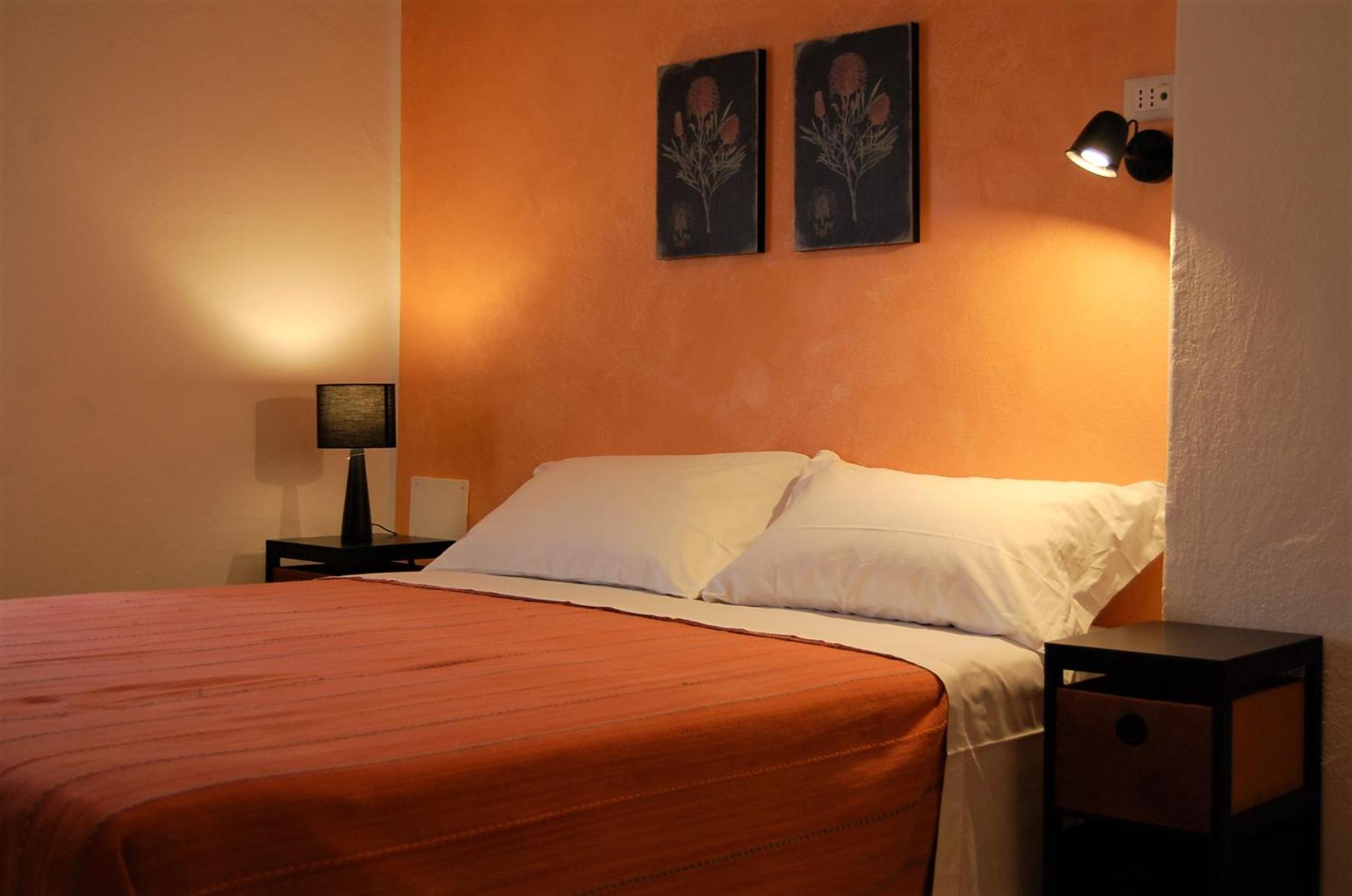 Double Room with Private Bathroom - Photo 7