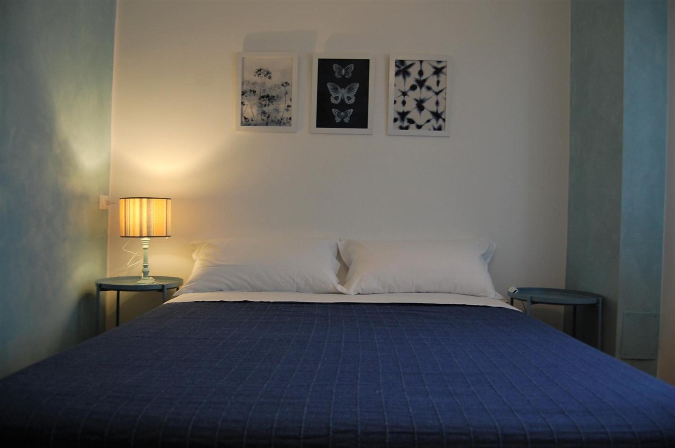 Double Room with Private External Bathroom - Photo 4
