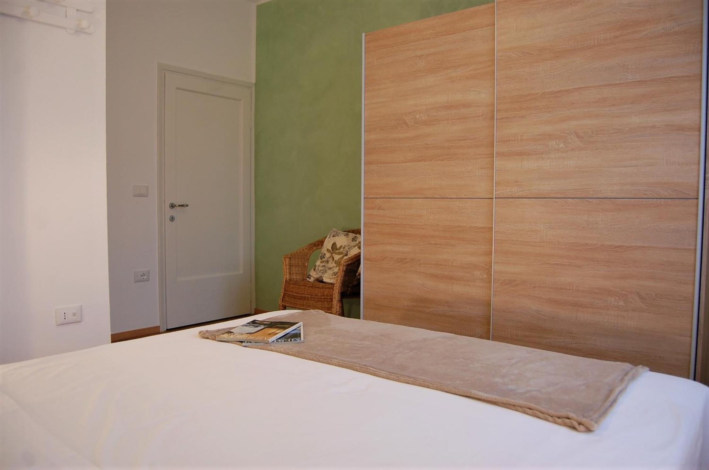 Double Room with Private Bathroom - Photo 9