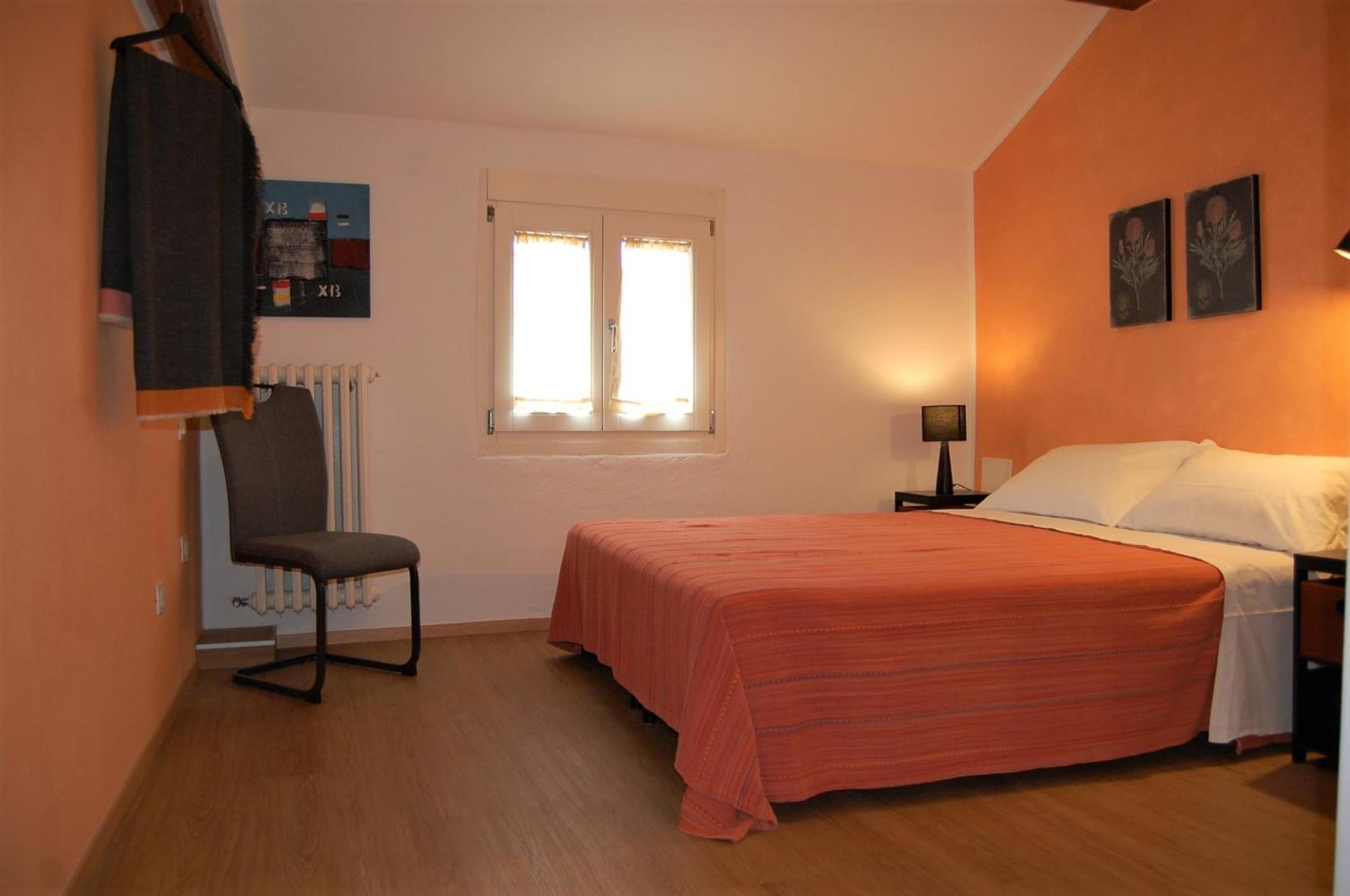 Double Room with Private Bathroom - Photo 1