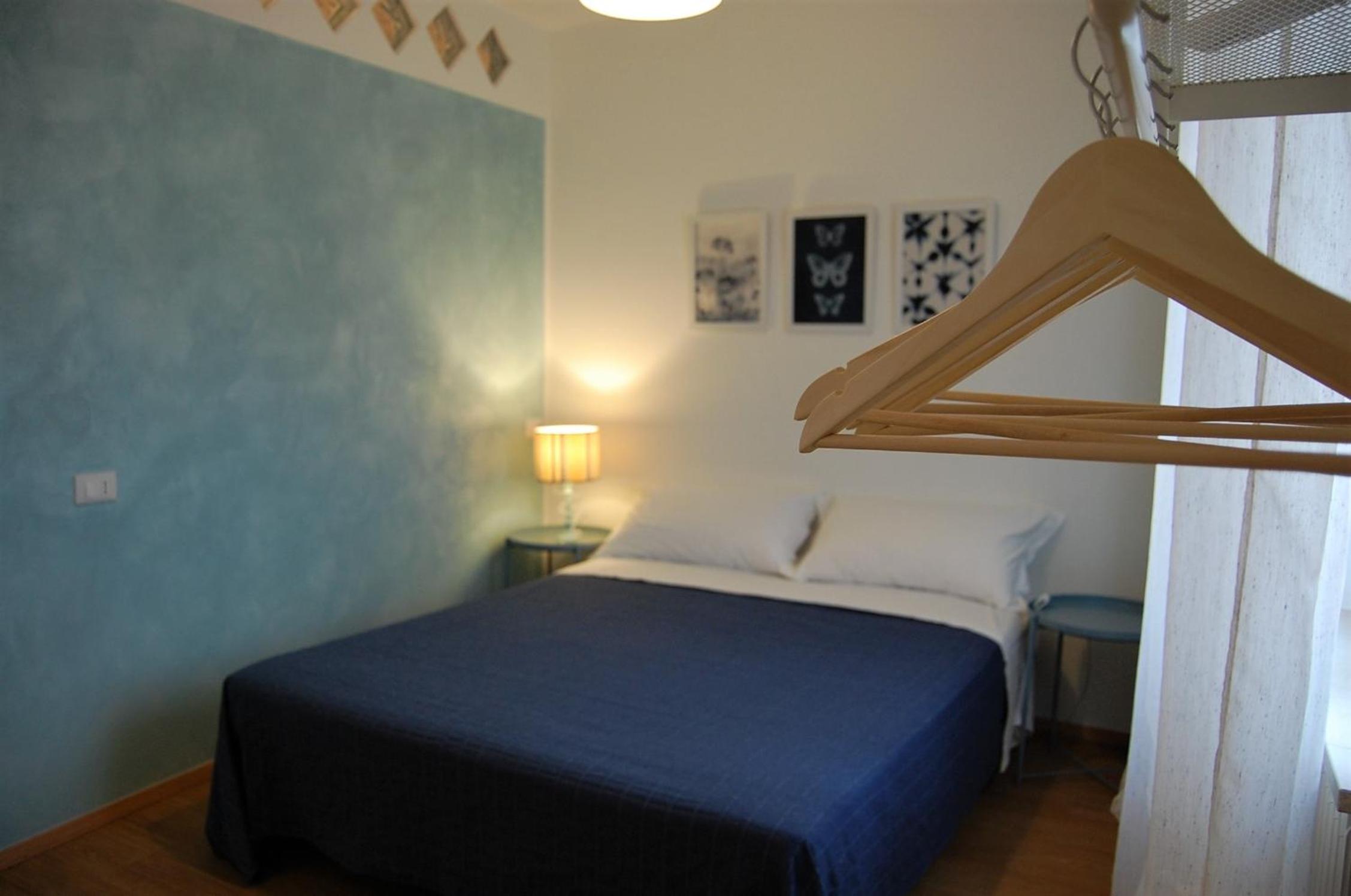 Double Room with Private External Bathroom - Photo 5