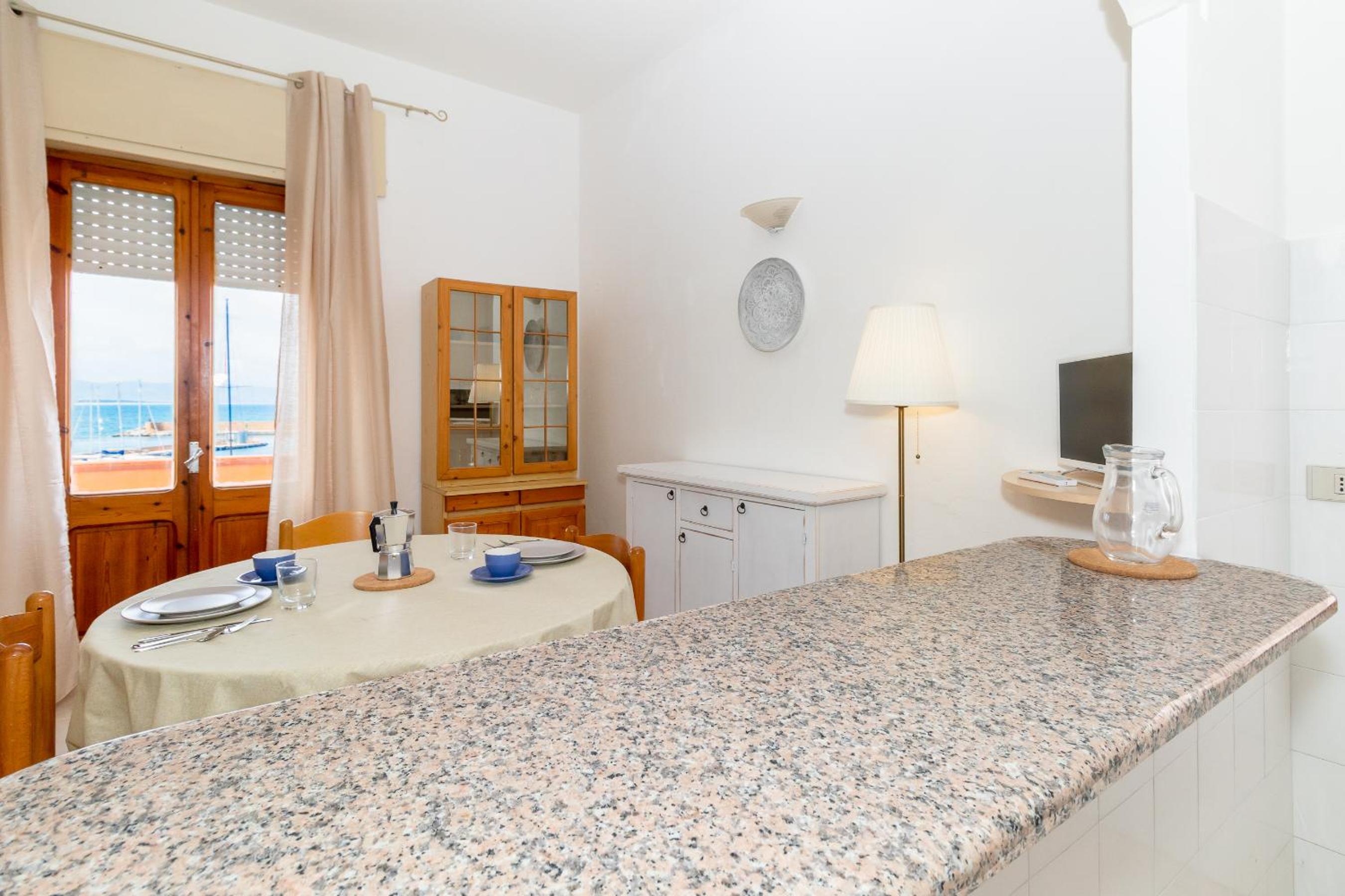 Two-Bedroom Deluxe Apartment with Ocean View photo 3