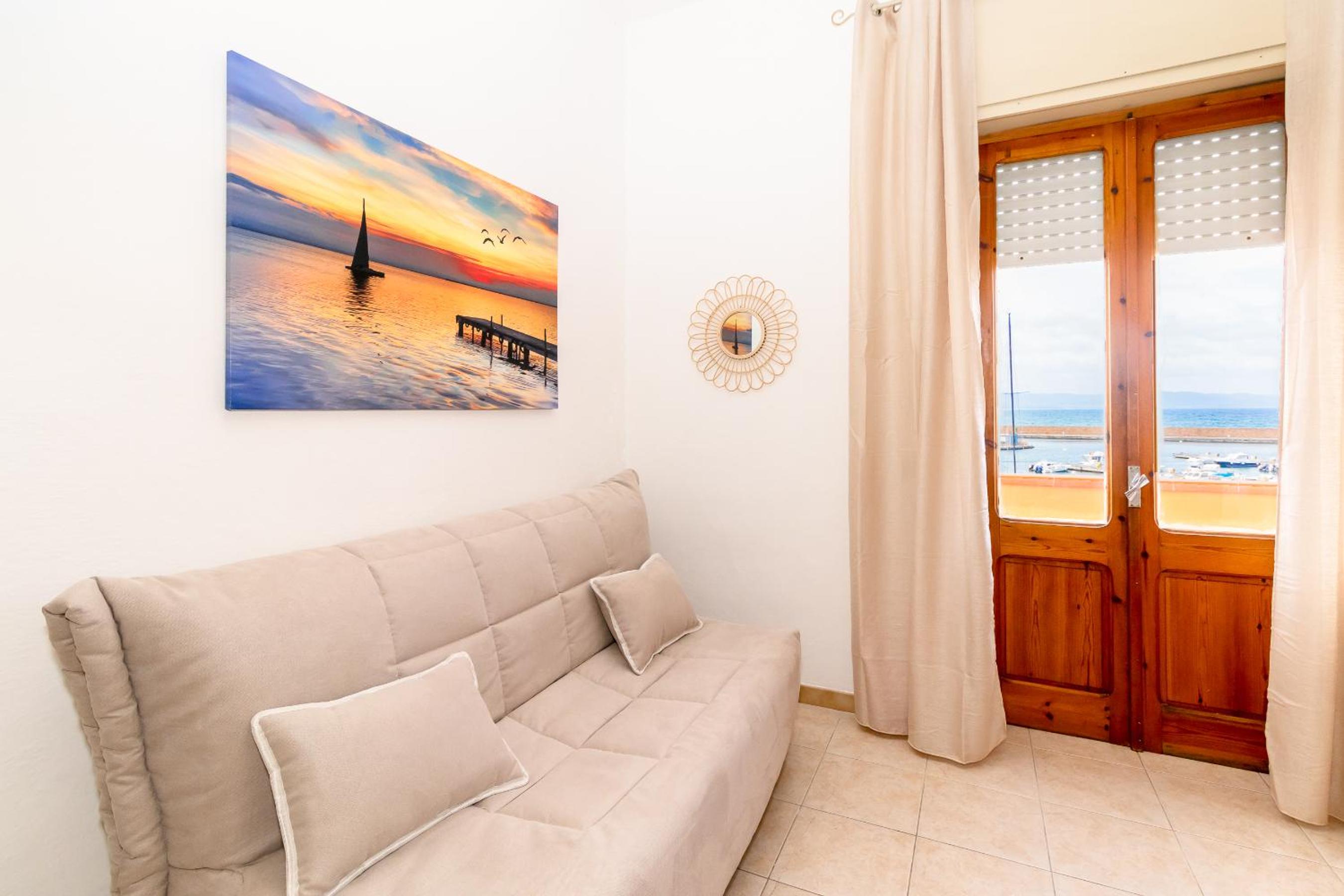 Two-Bedroom Deluxe Apartment with Ocean View photo 1