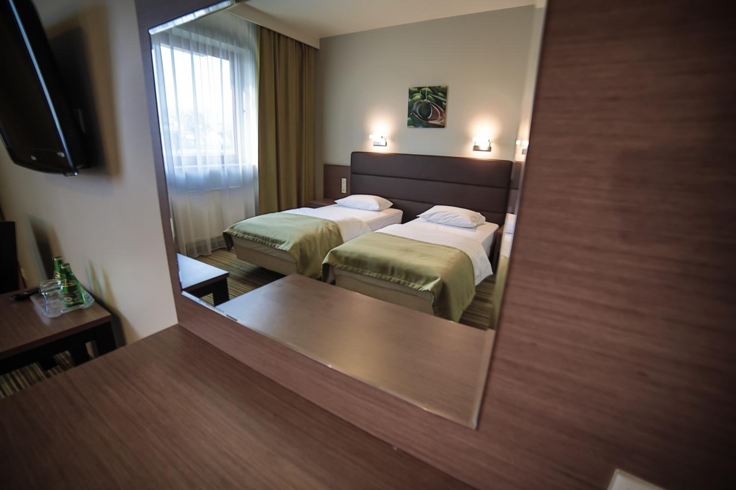 Comfort Twin Room - Photo 8