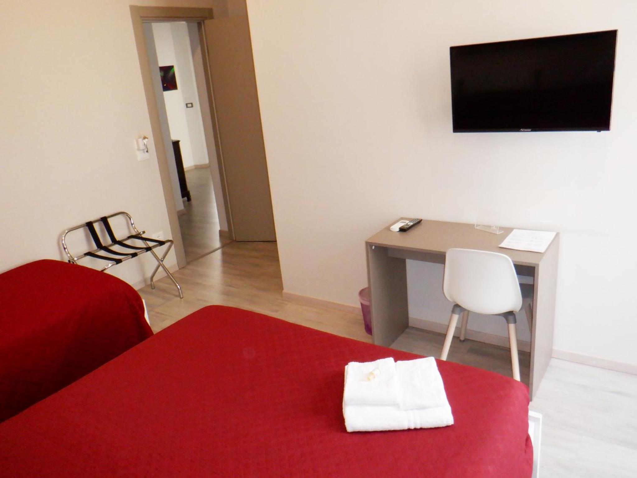 Triple Room with Private Bathroom - Photo 7
